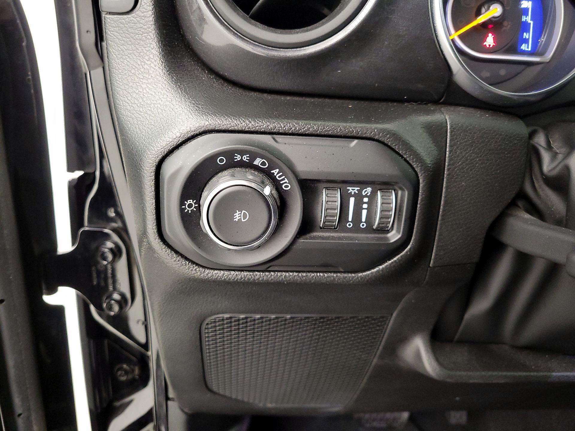 Thumbnail: 2021 Jeep Wrangler - 13