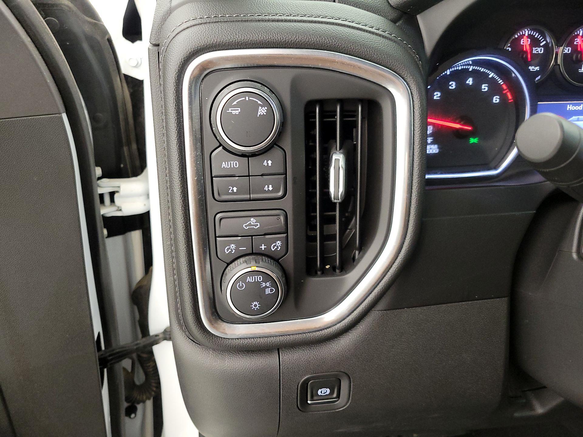 Thumbnail: 2019 Chevrolet Silverado 1500 - 13