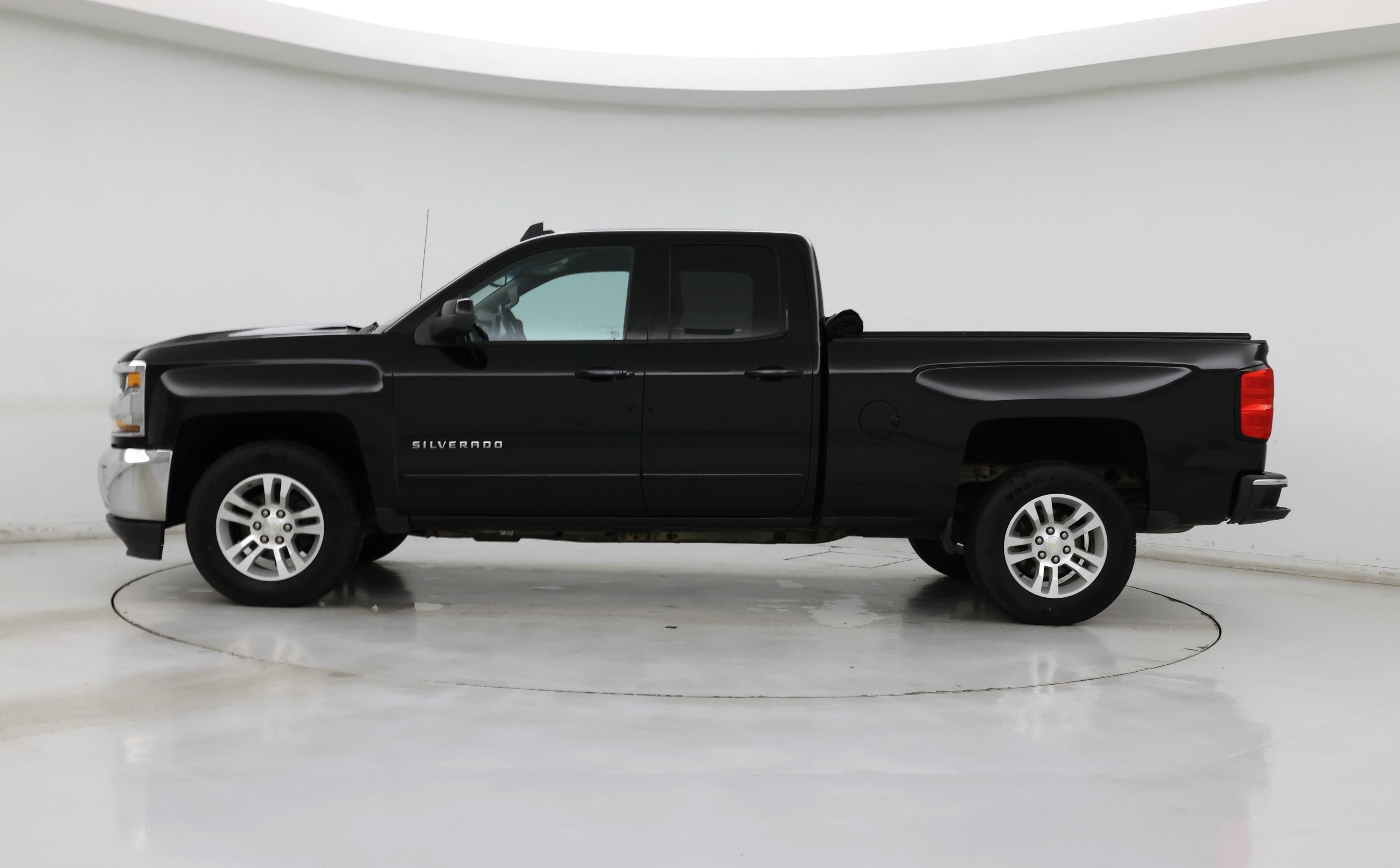 Thumbnail: 2019 Chevrolet Silverado 1500 - 3