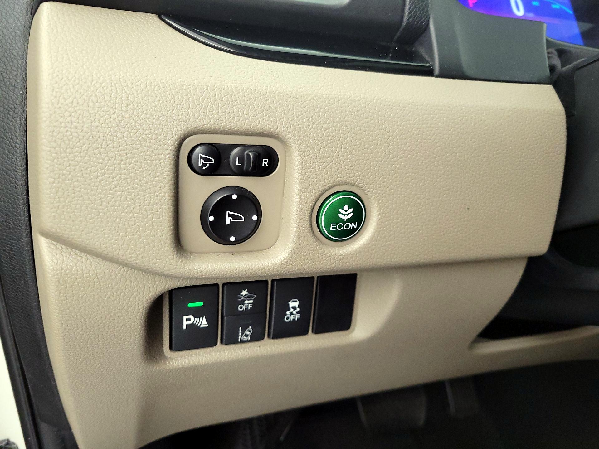 Thumbnail: 2019 Honda Pilot - 13