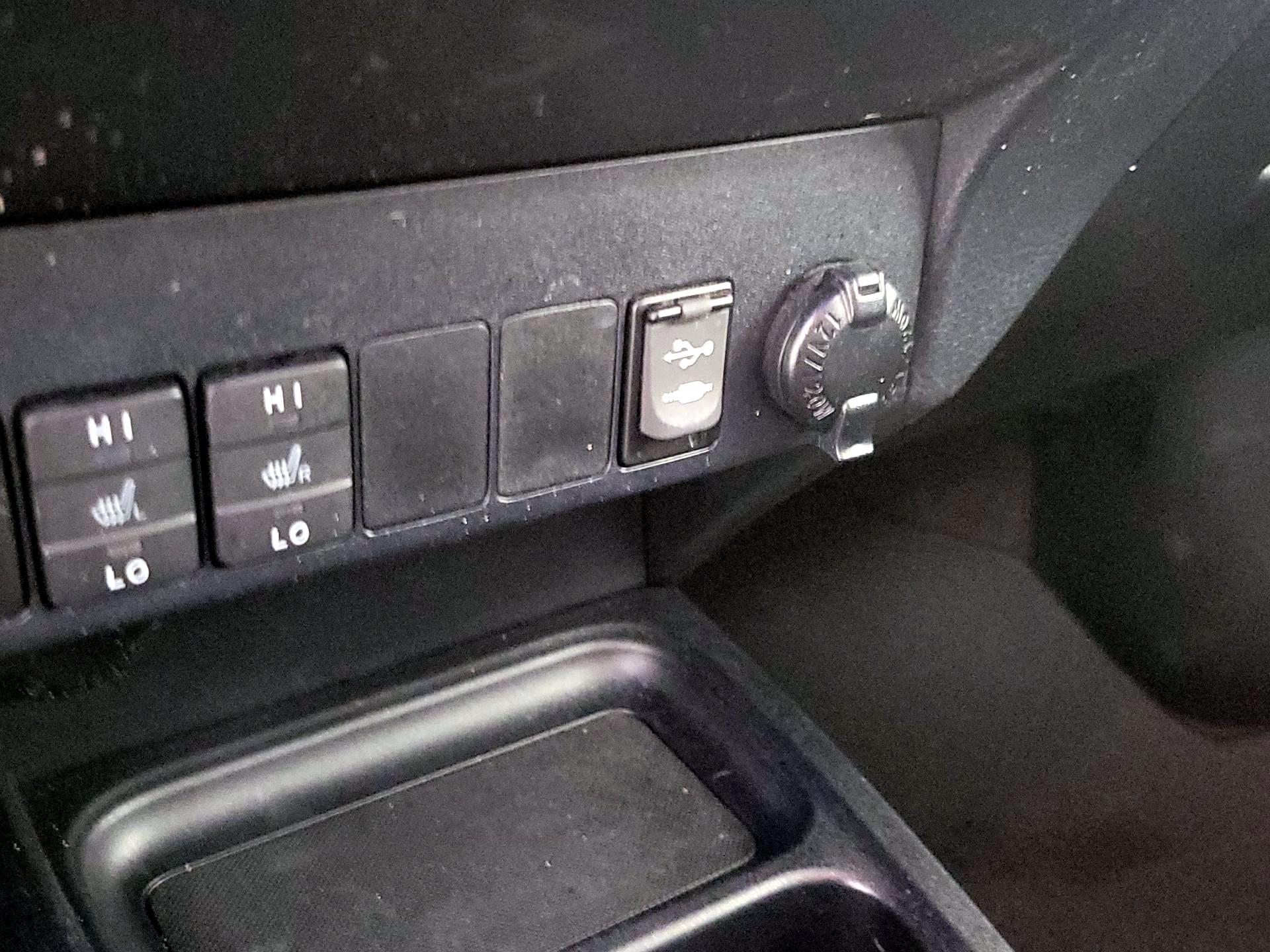 Thumbnail: 2016 Toyota RAV4 - 18