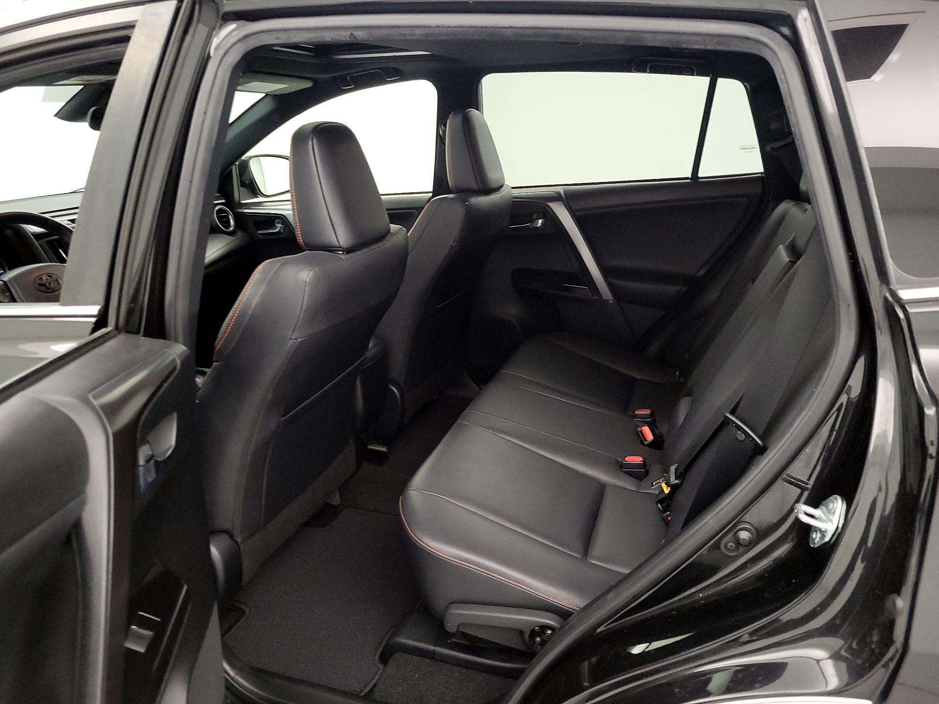 Thumbnail: 2016 Toyota RAV4 - 20