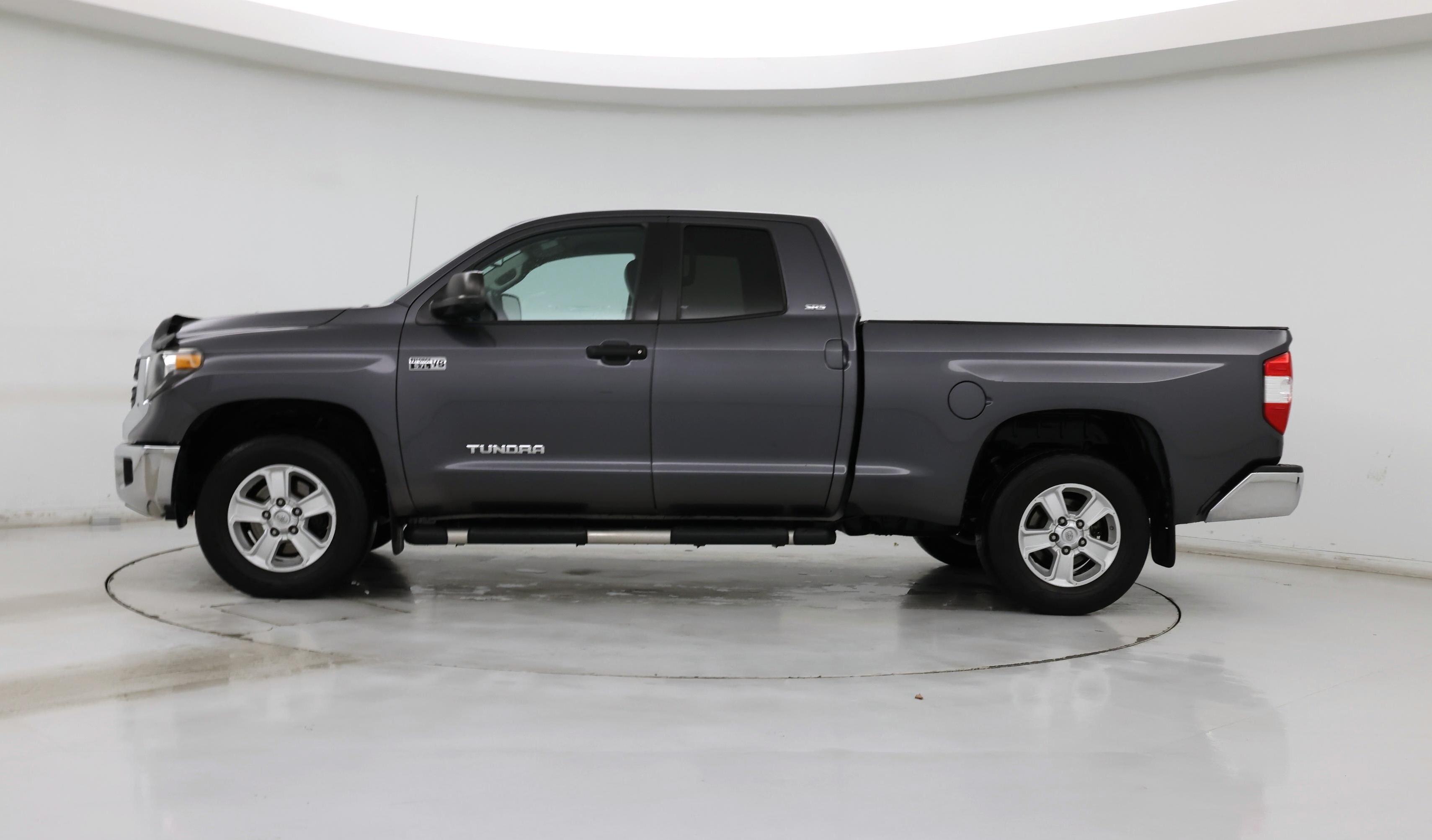 Thumbnail: 2018 Toyota Tundra - 3