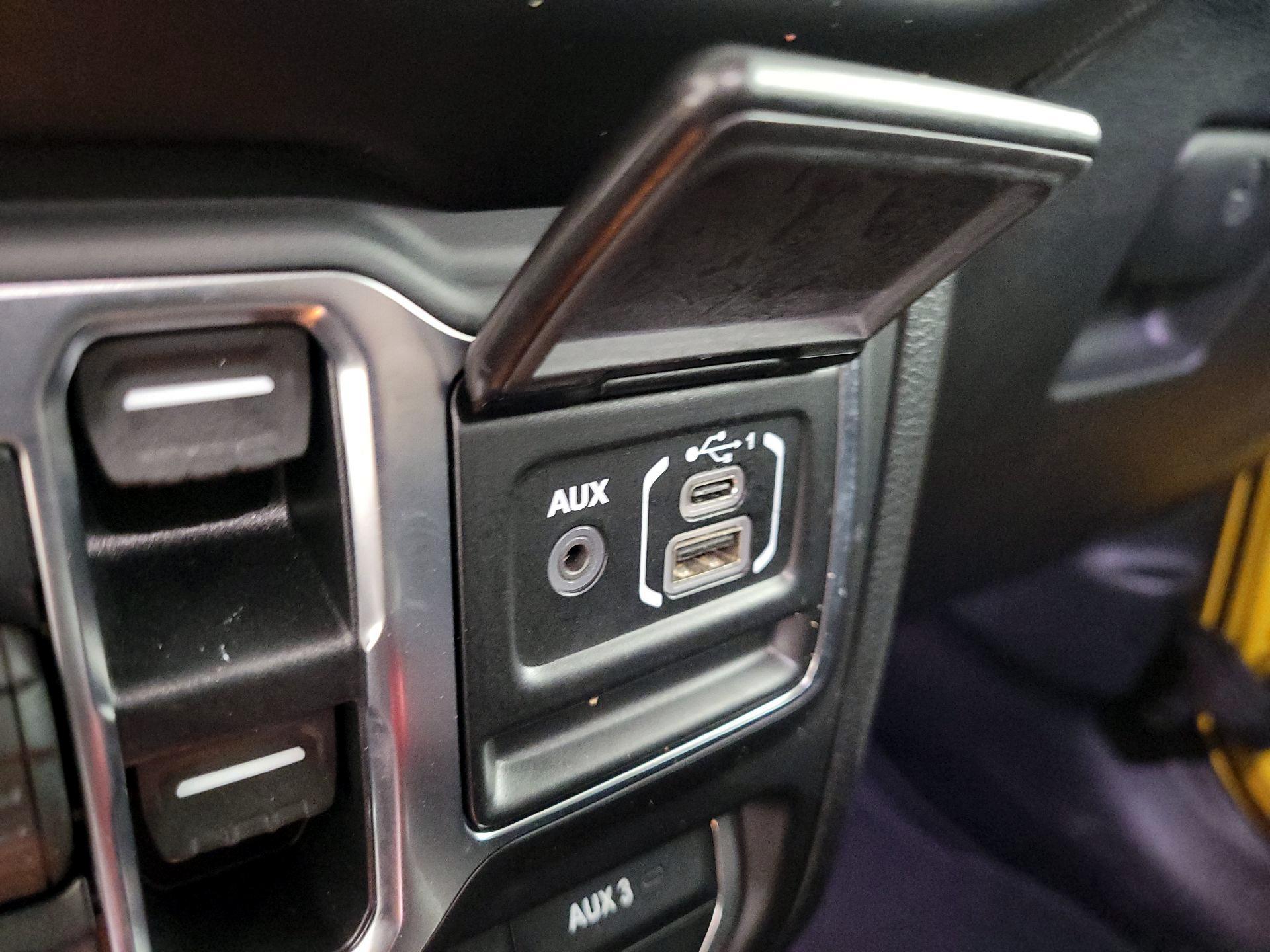 Thumbnail: 2021 Jeep Wrangler - 19