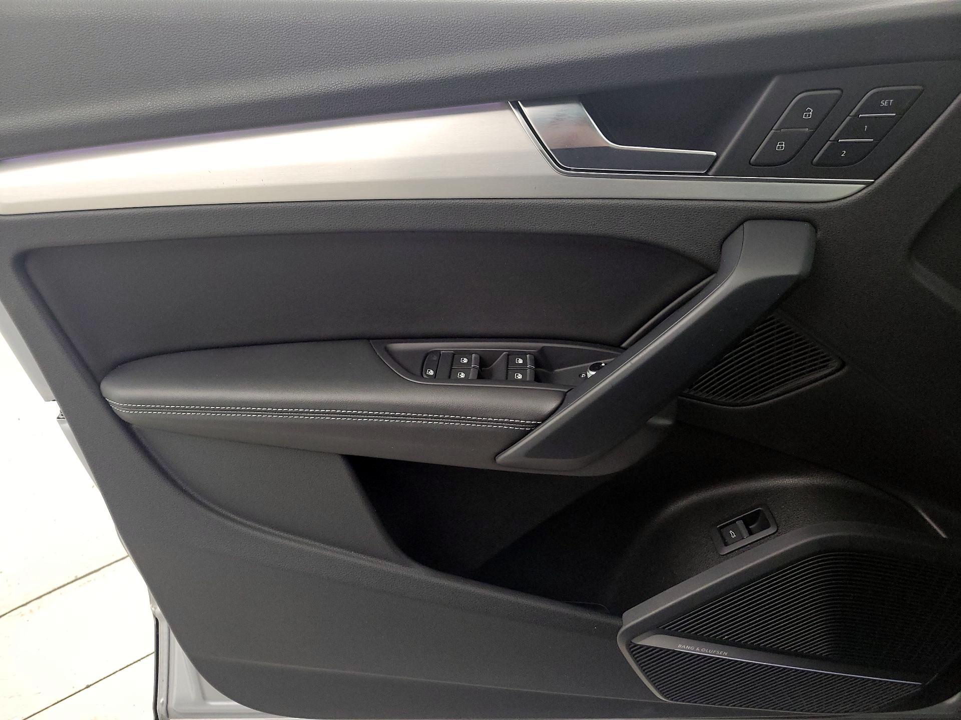 Thumbnail: 2018 Audi SQ5 - 12