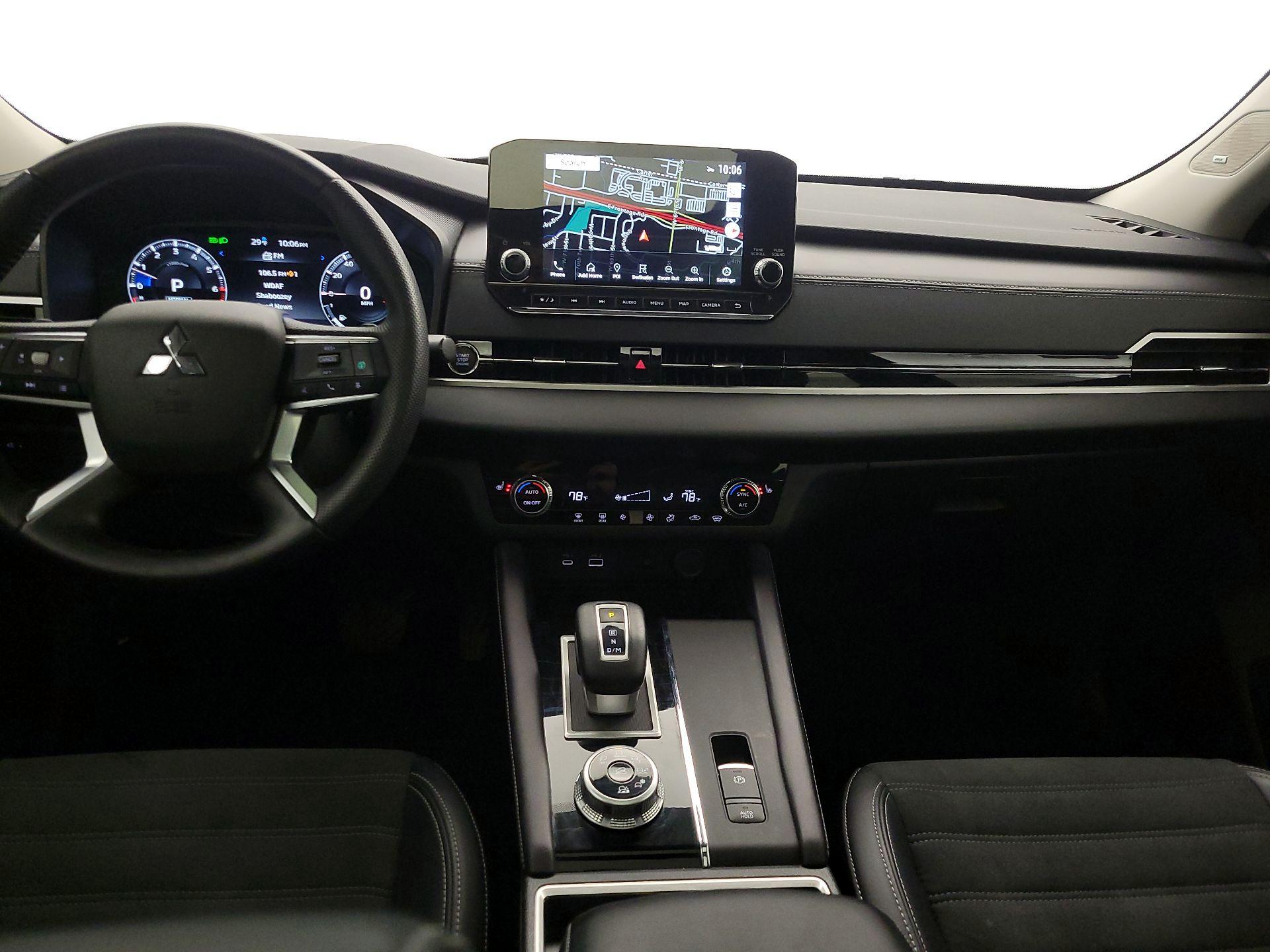 Thumbnail: 2024 Mitsubishi Outlander - 9