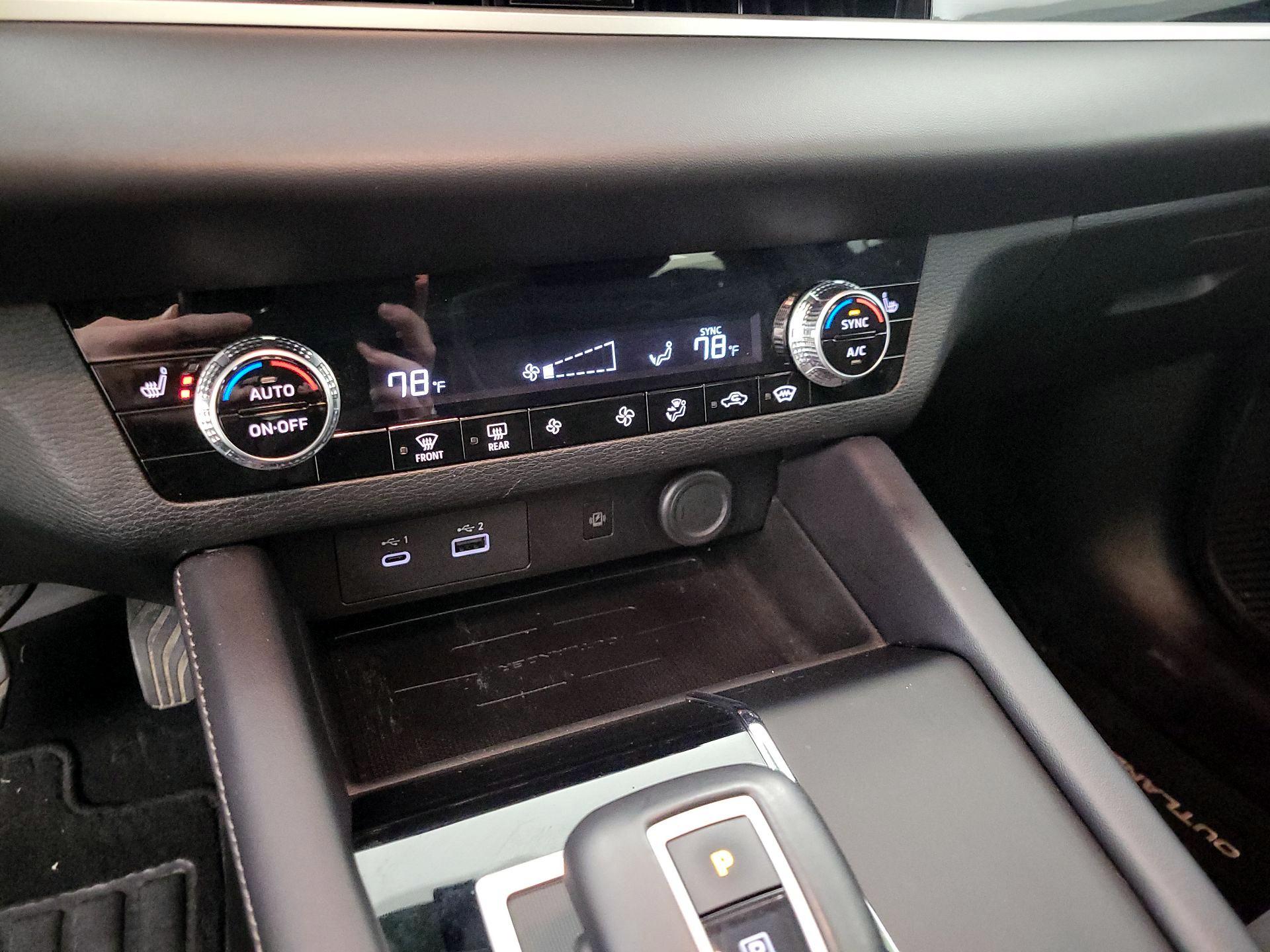 Thumbnail: 2024 Mitsubishi Outlander - 17