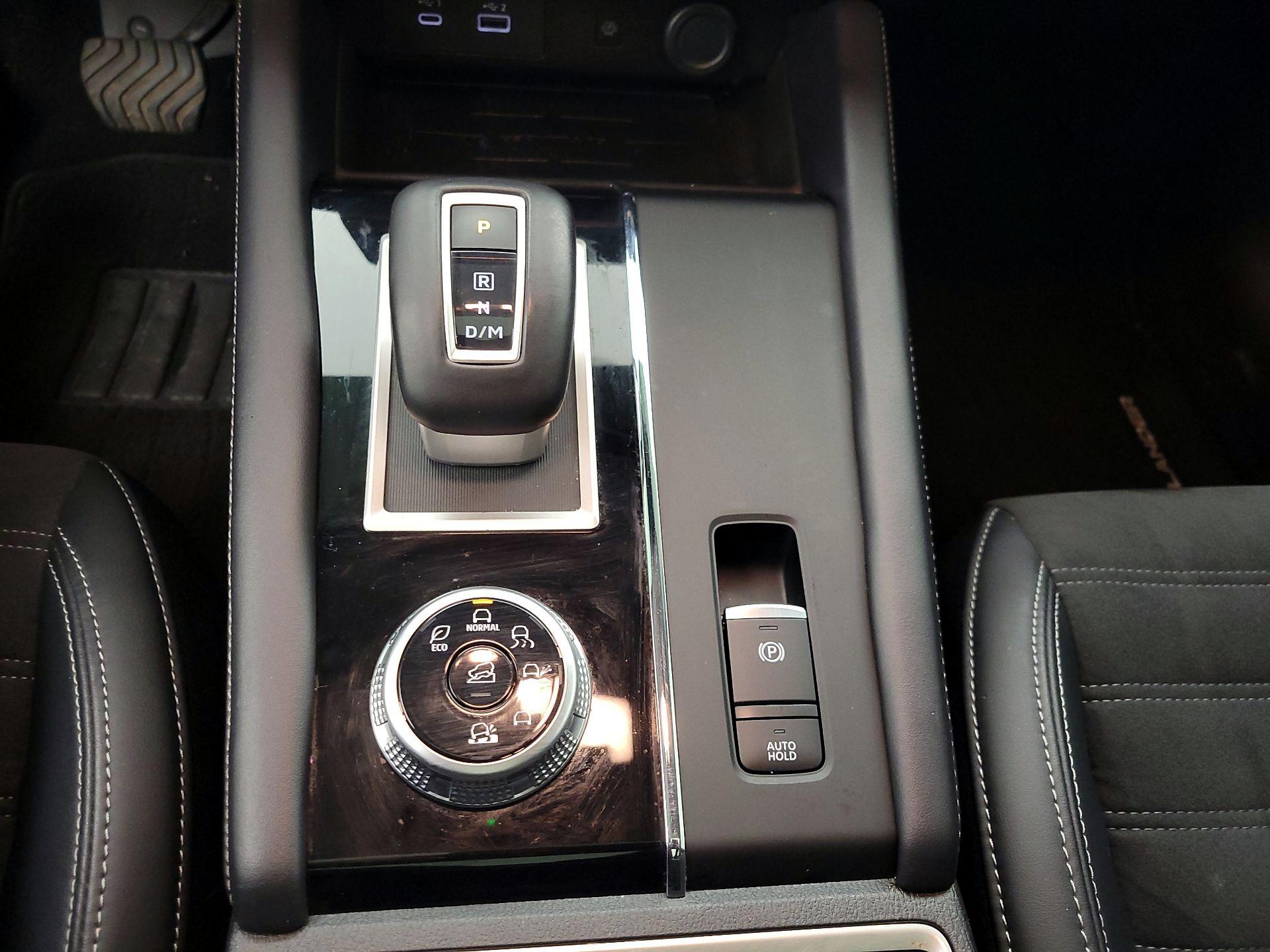 Thumbnail: 2024 Mitsubishi Outlander - 18