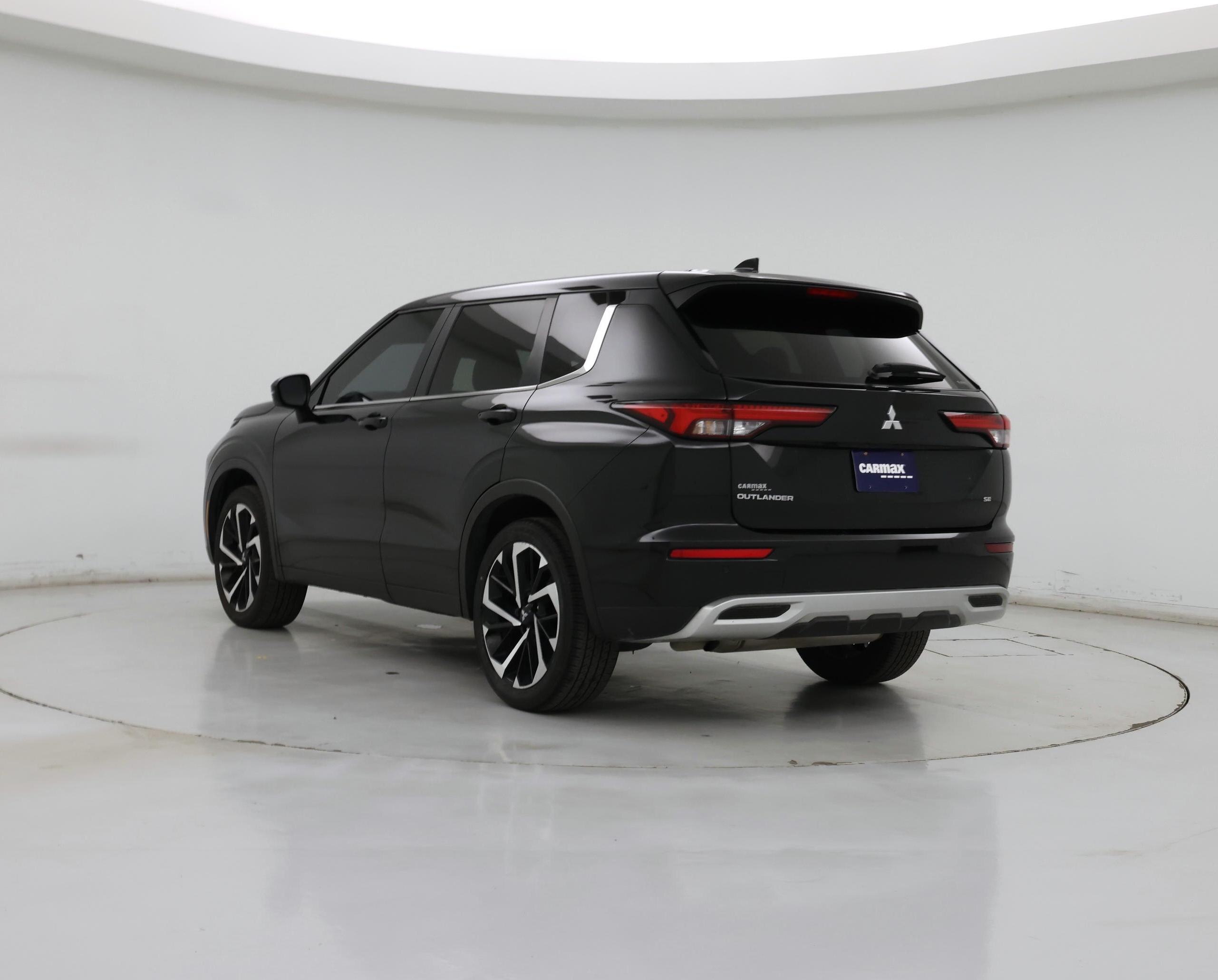 Thumbnail: 2024 Mitsubishi Outlander - 2