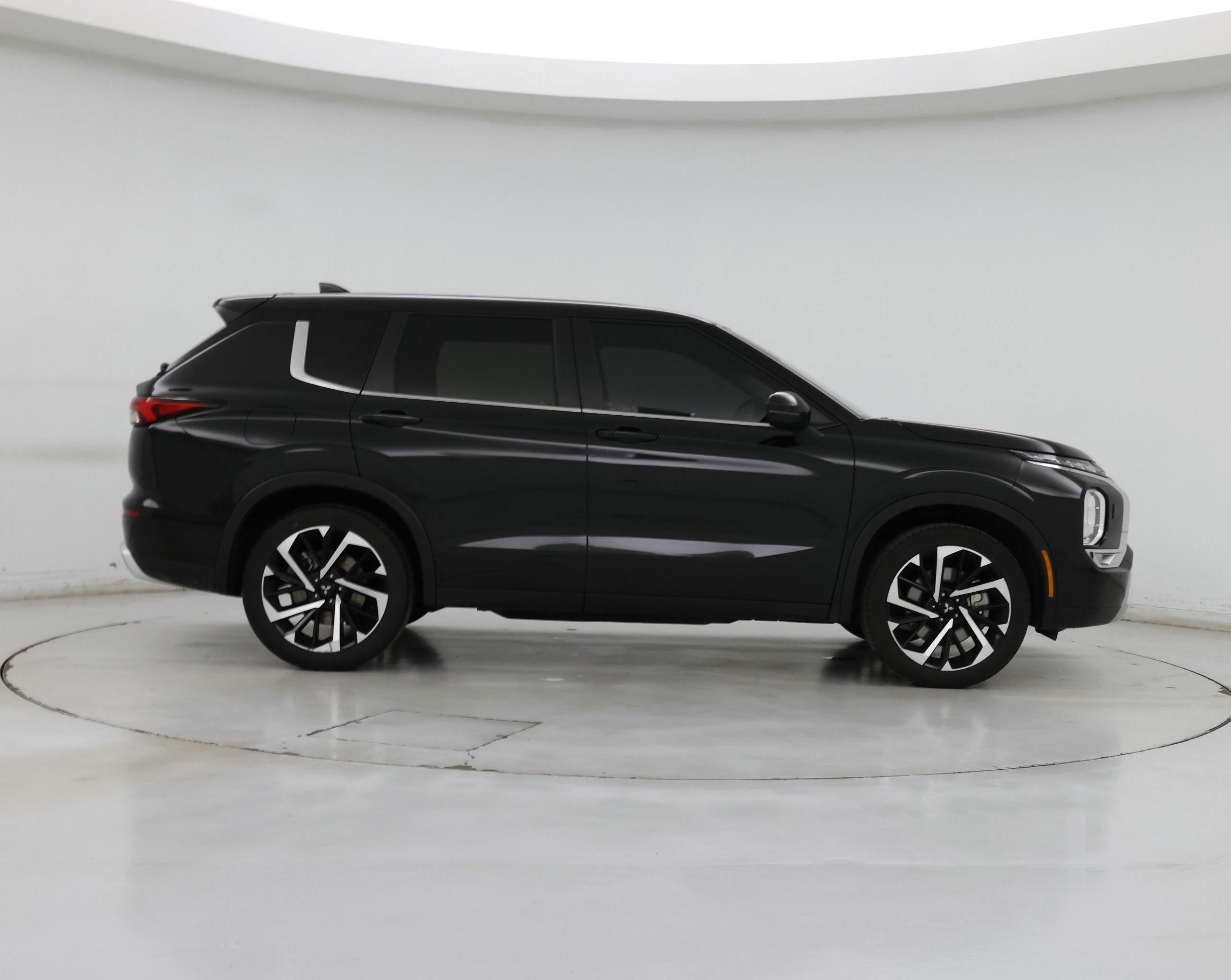 Thumbnail: 2024 Mitsubishi Outlander - 7