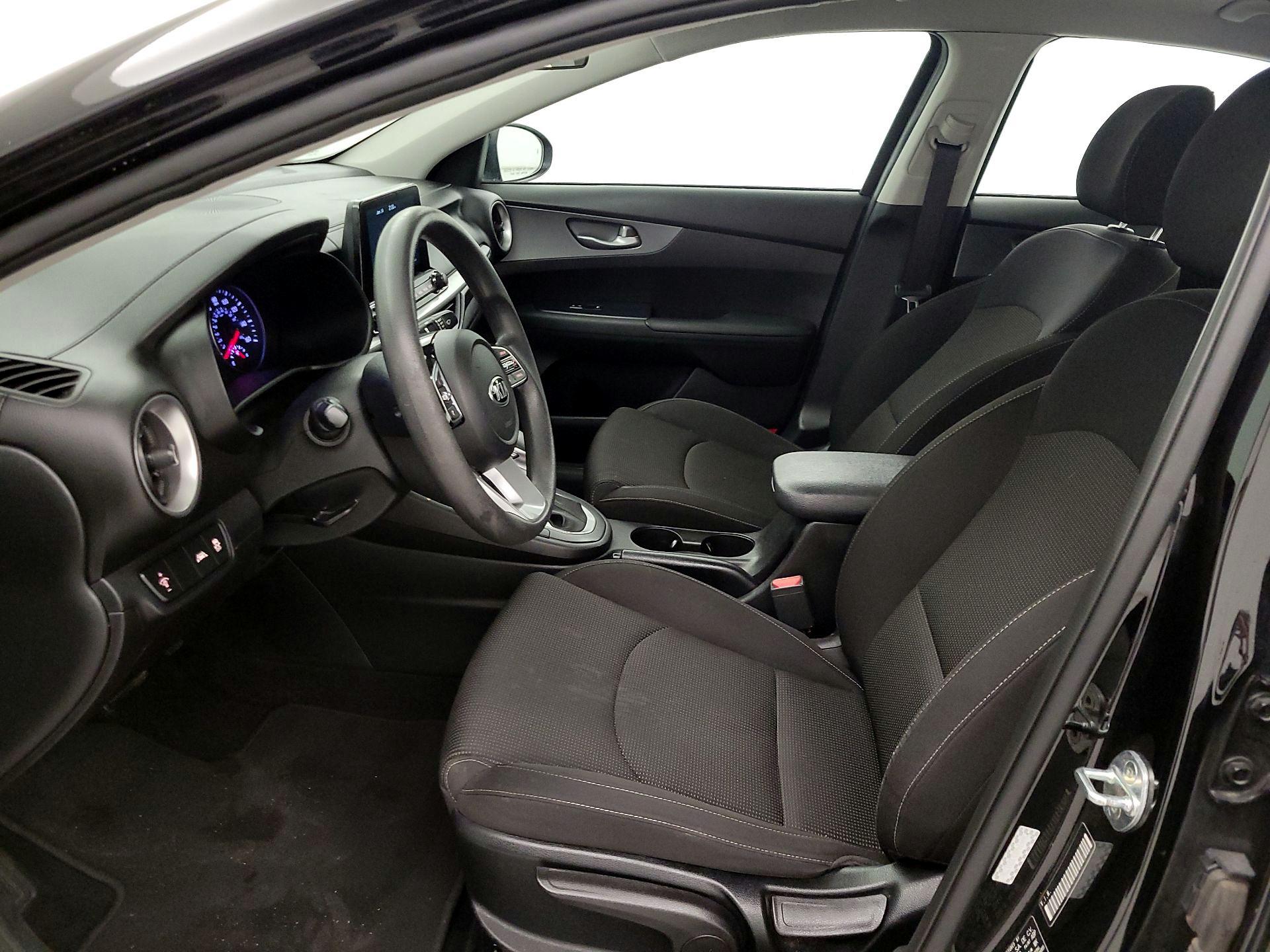 Thumbnail: 2020 Kia Forte - 11