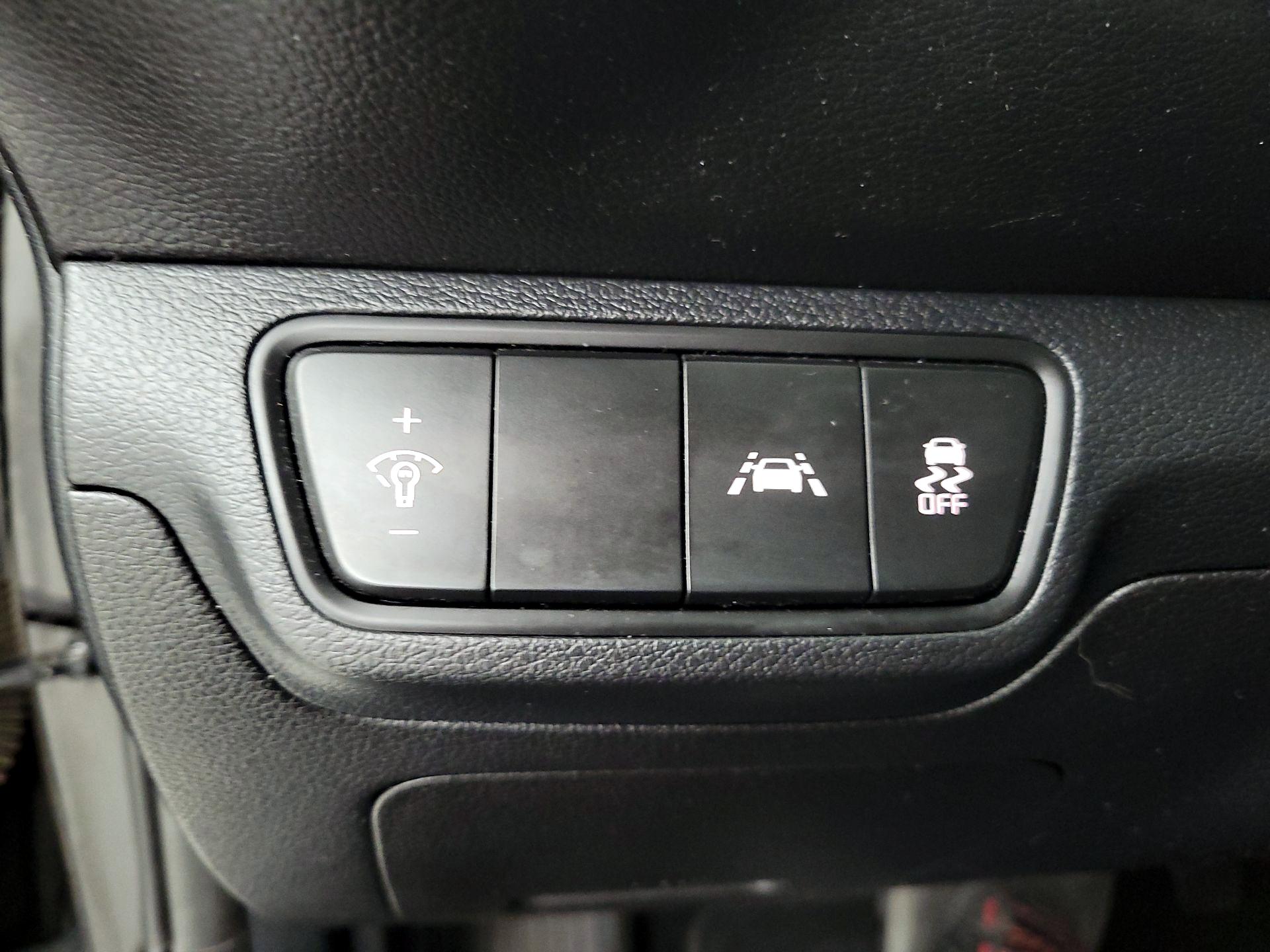 Thumbnail: 2020 Kia Forte - 13