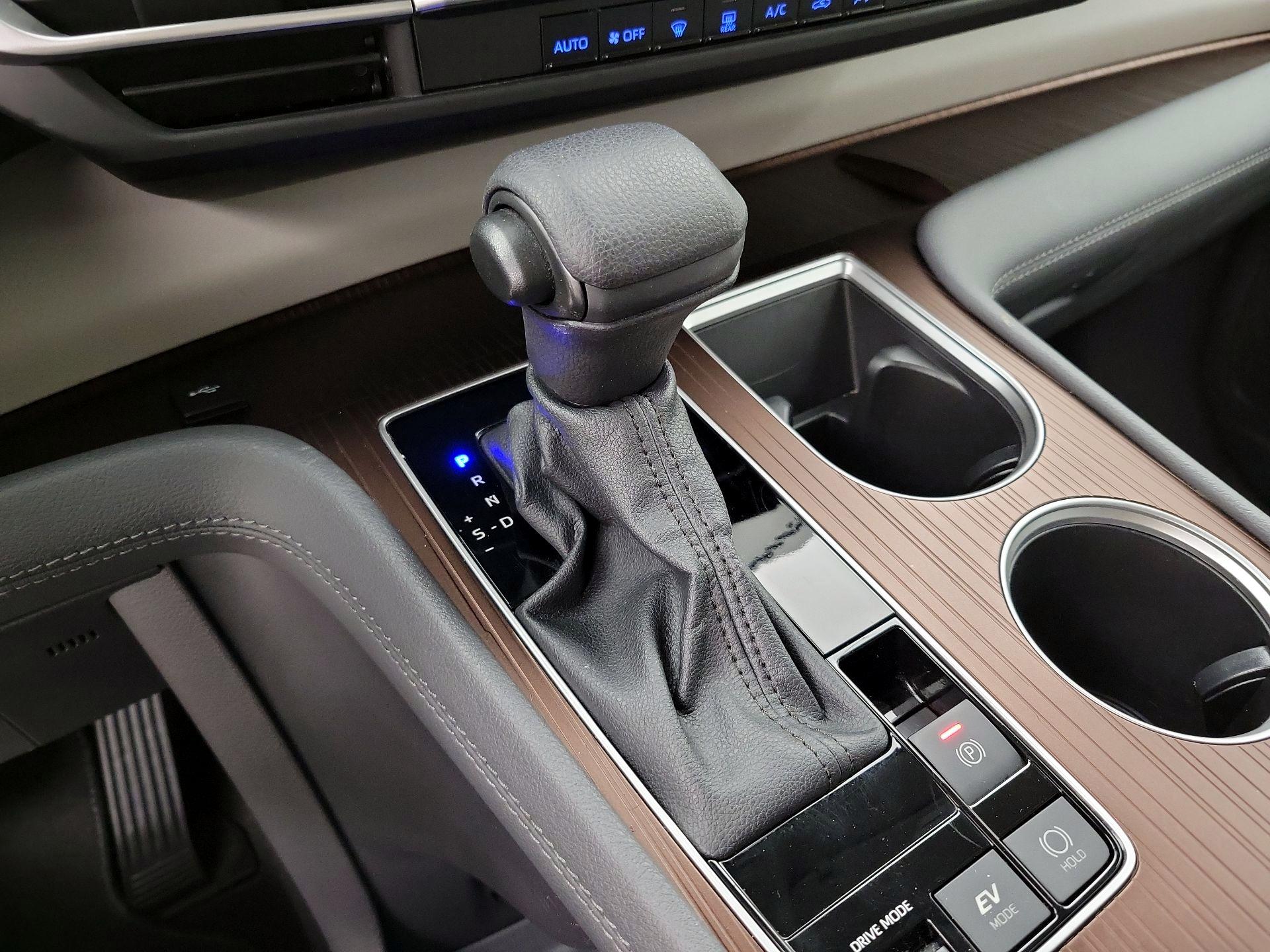 Thumbnail: 2024 Toyota Sienna - 18