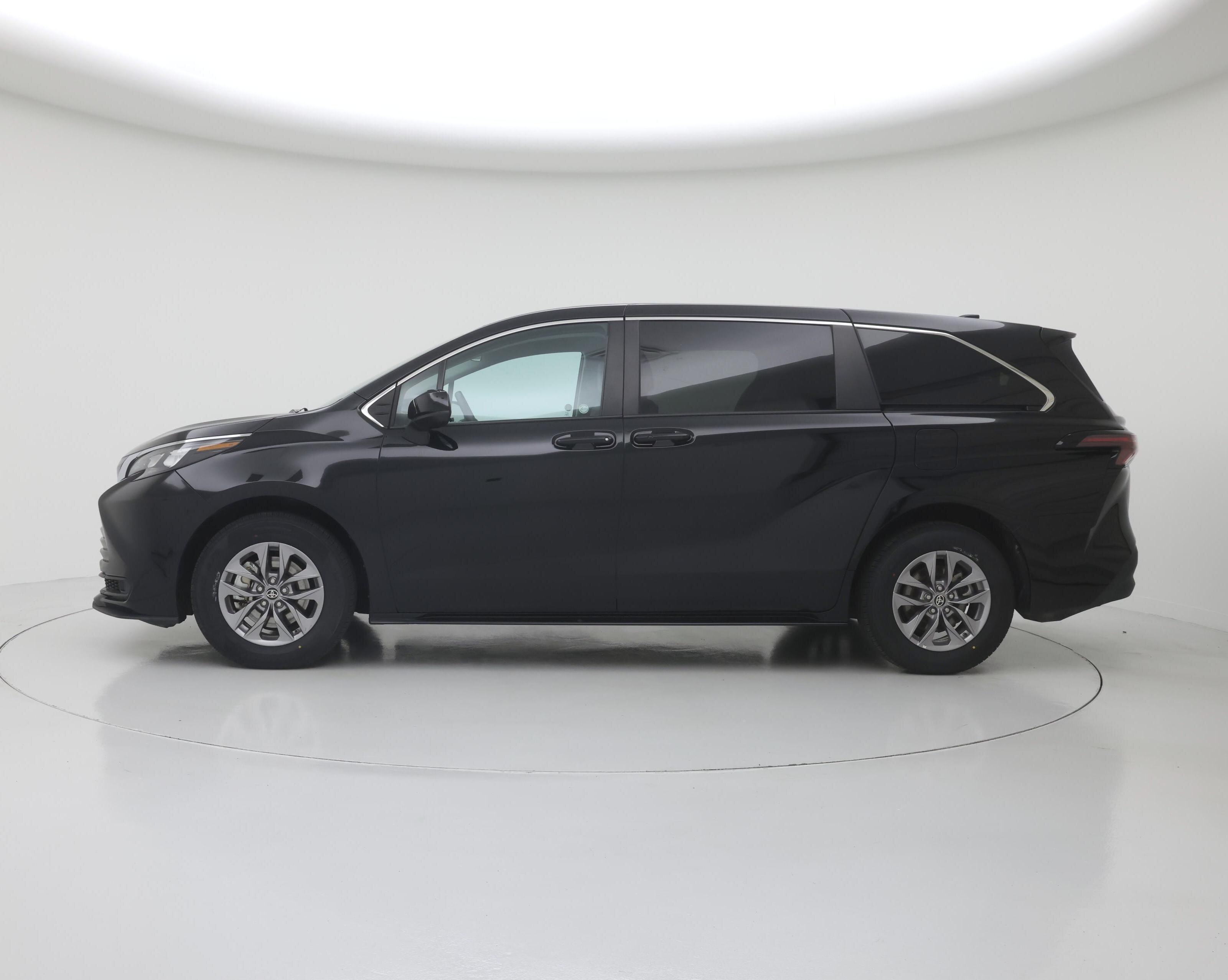 Thumbnail: 2024 Toyota Sienna - 3