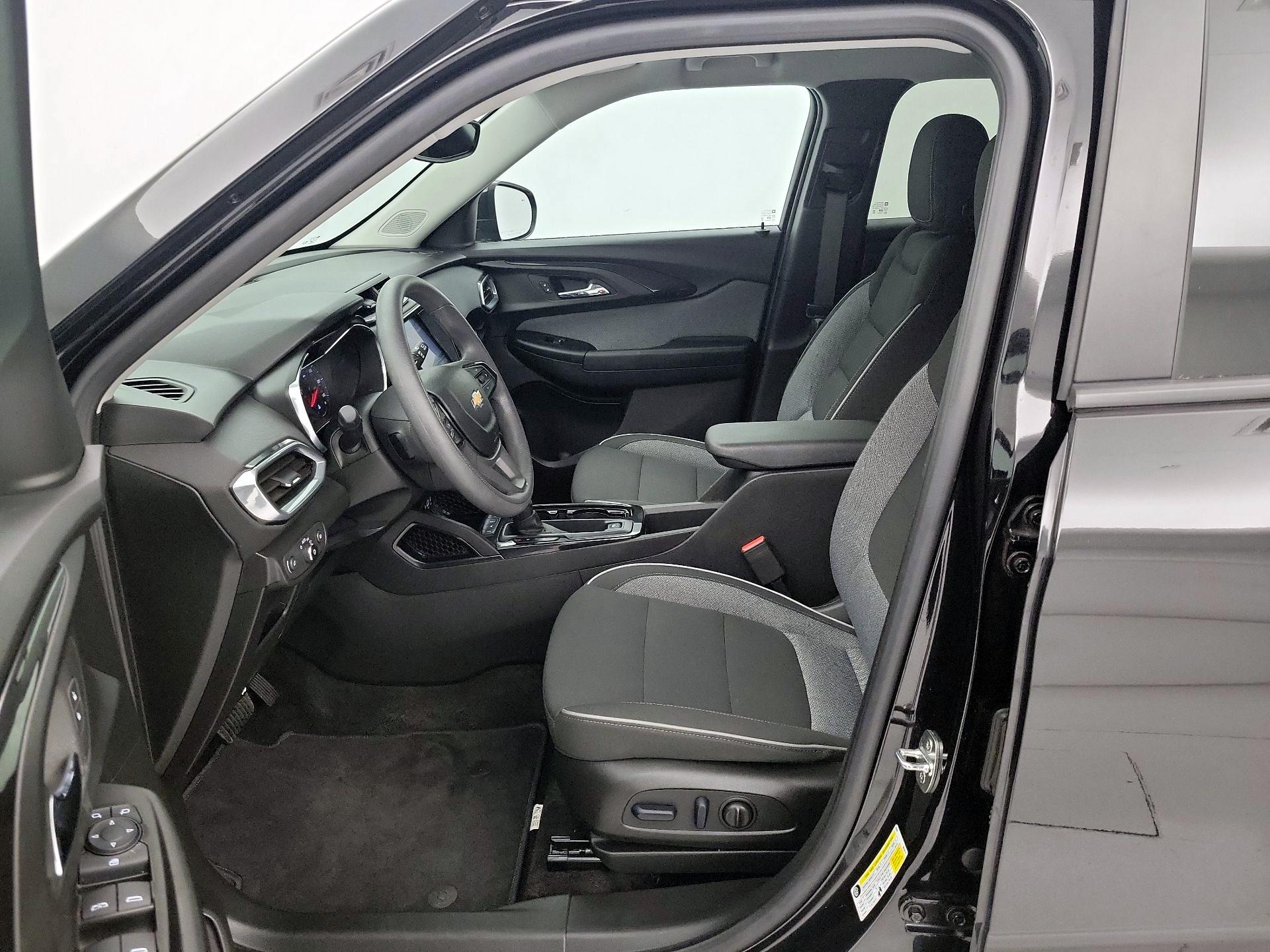 Thumbnail: 2023 Chevrolet TrailBlazer - 11