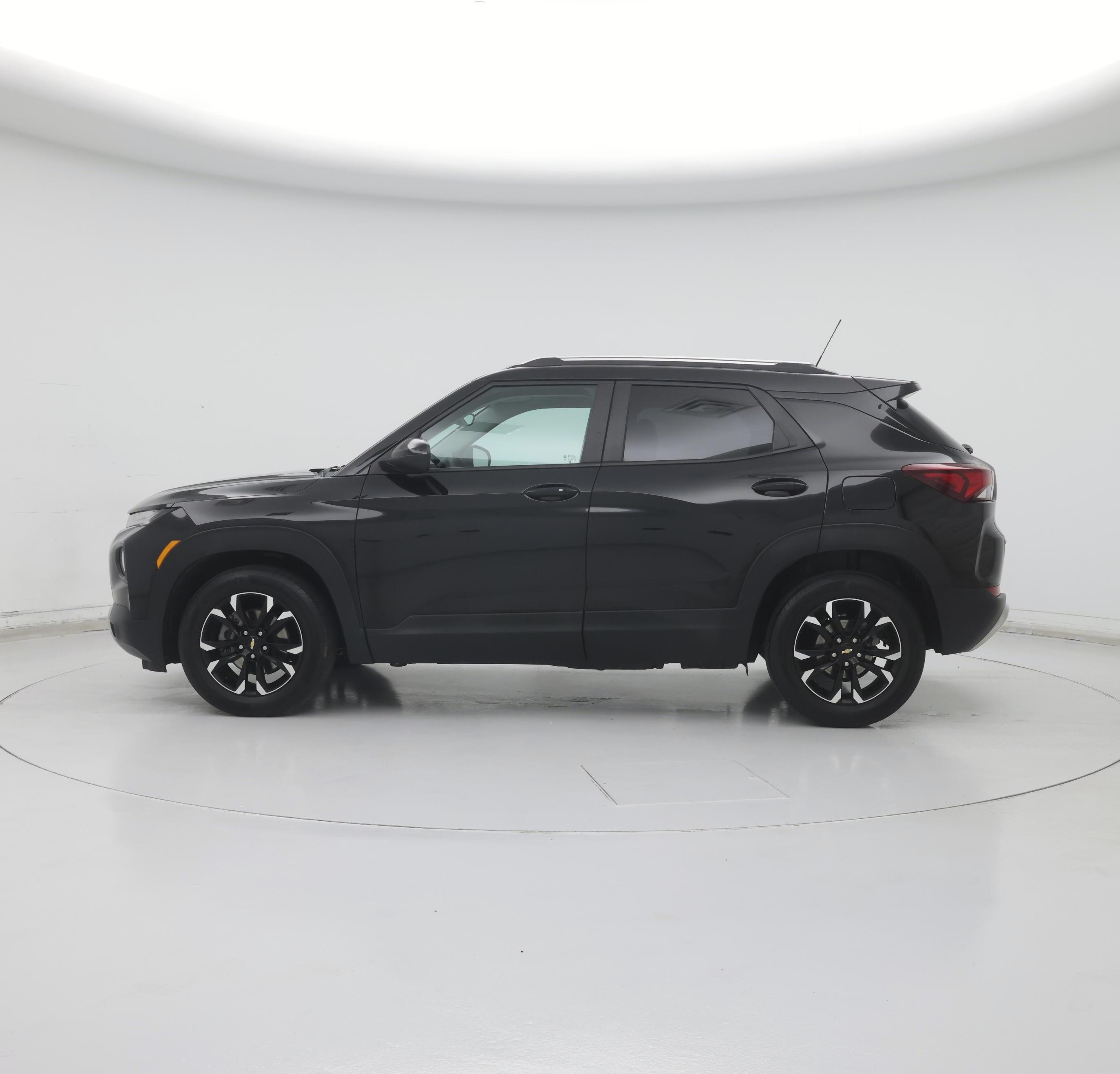 Thumbnail: 2023 Chevrolet TrailBlazer - 3