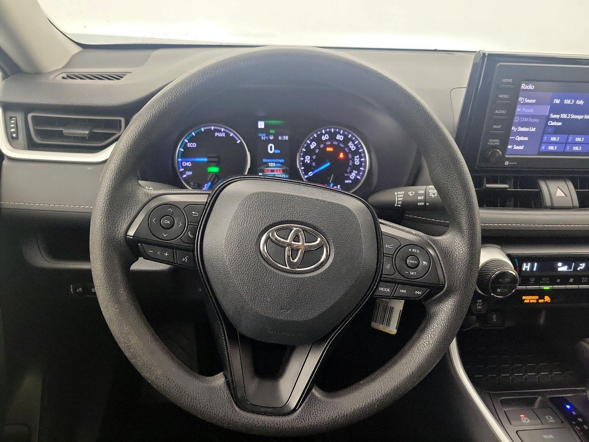 Thumbnail: 2021 Toyota RAV4 - 10