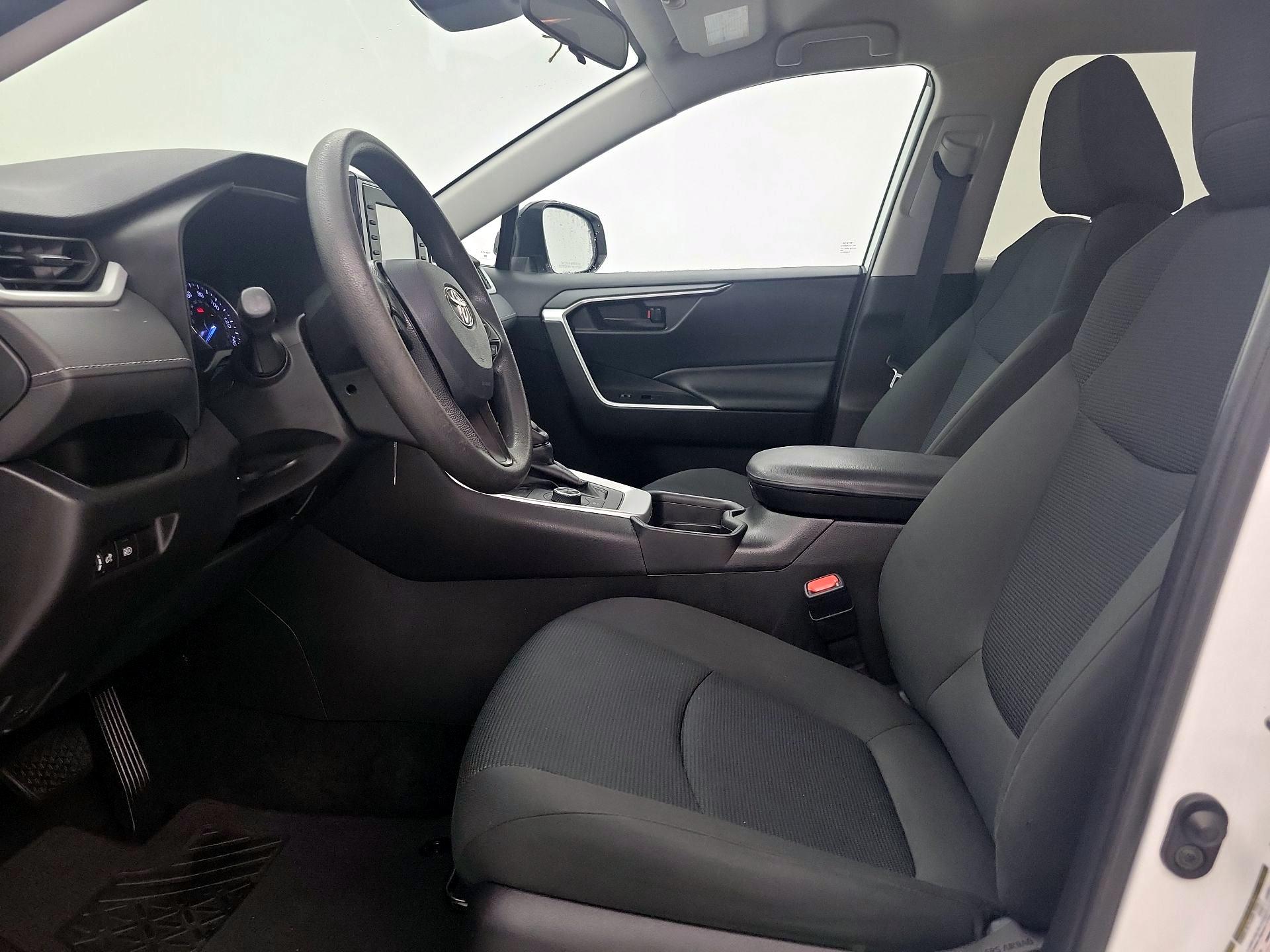 Thumbnail: 2021 Toyota RAV4 - 11