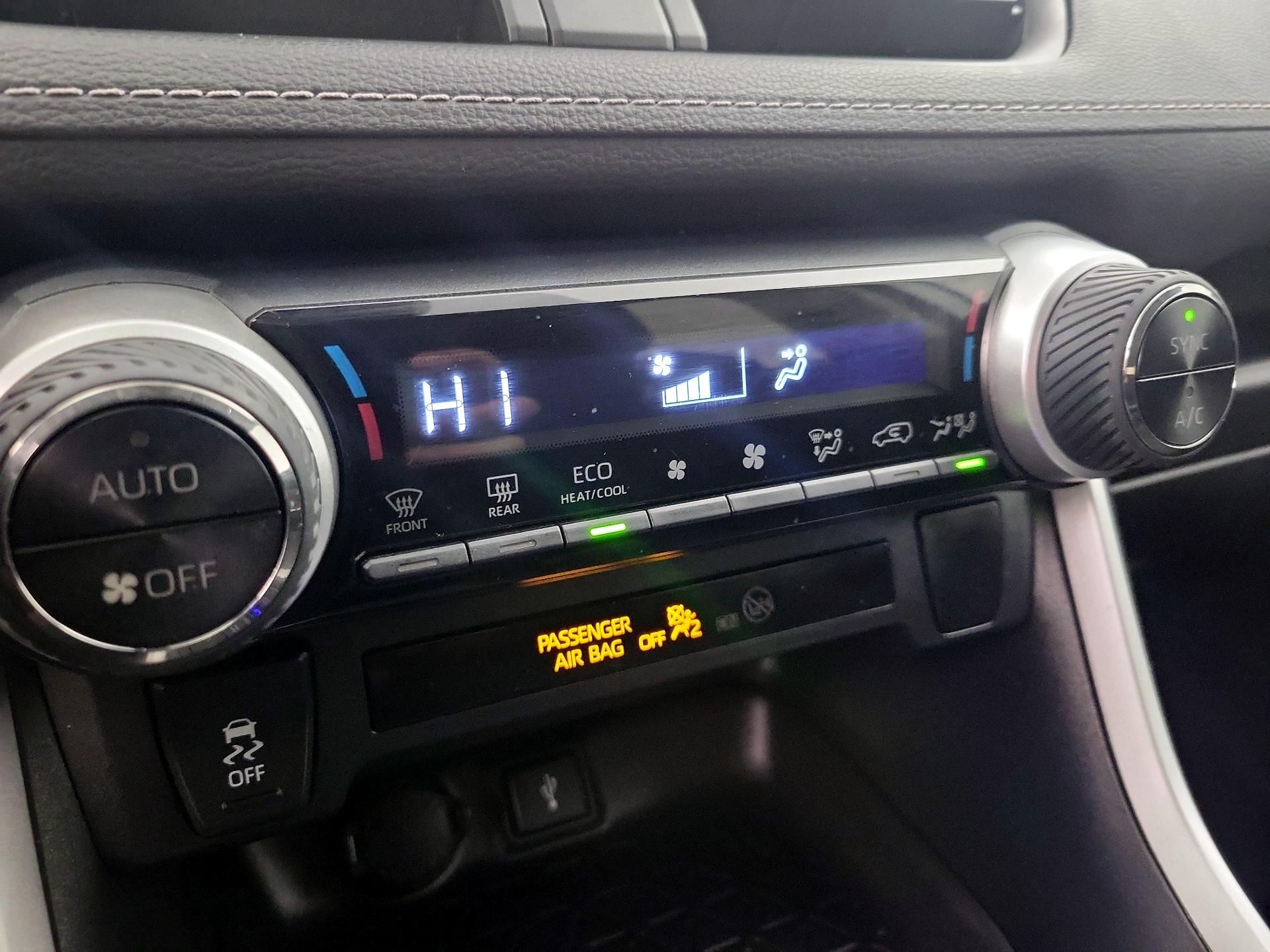 Thumbnail: 2021 Toyota RAV4 - 16