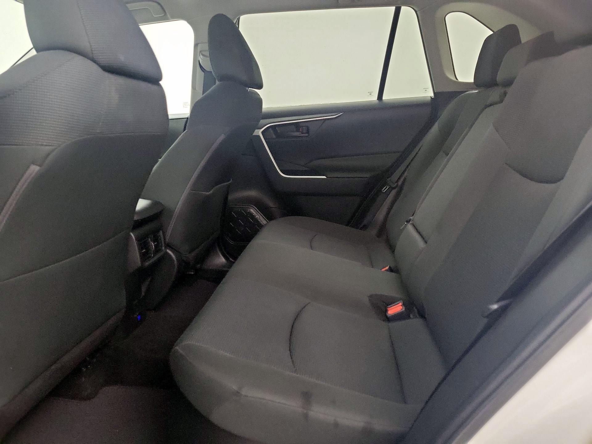 Thumbnail: 2021 Toyota RAV4 - 19