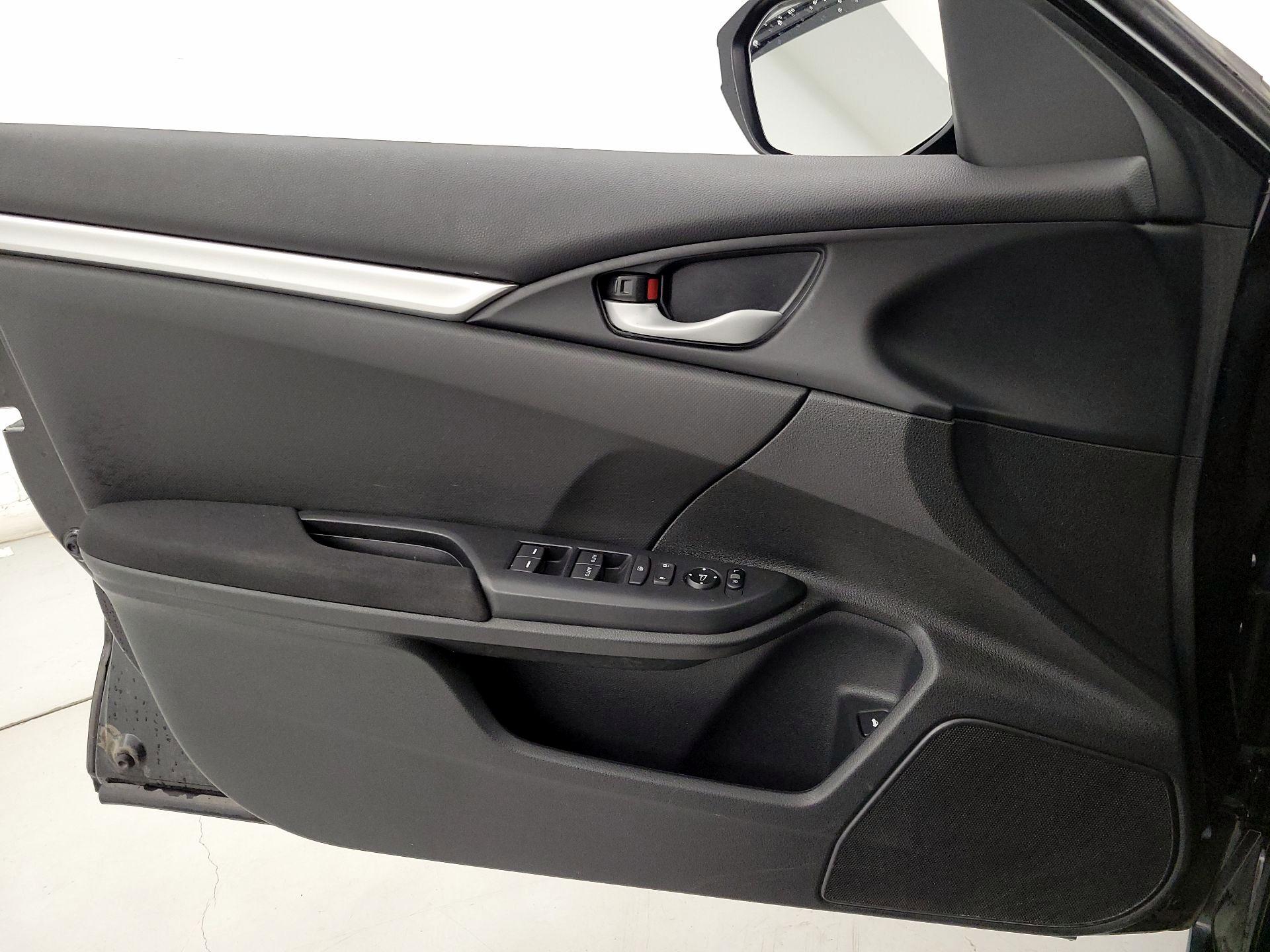 Thumbnail: 2018 Honda Civic - 12