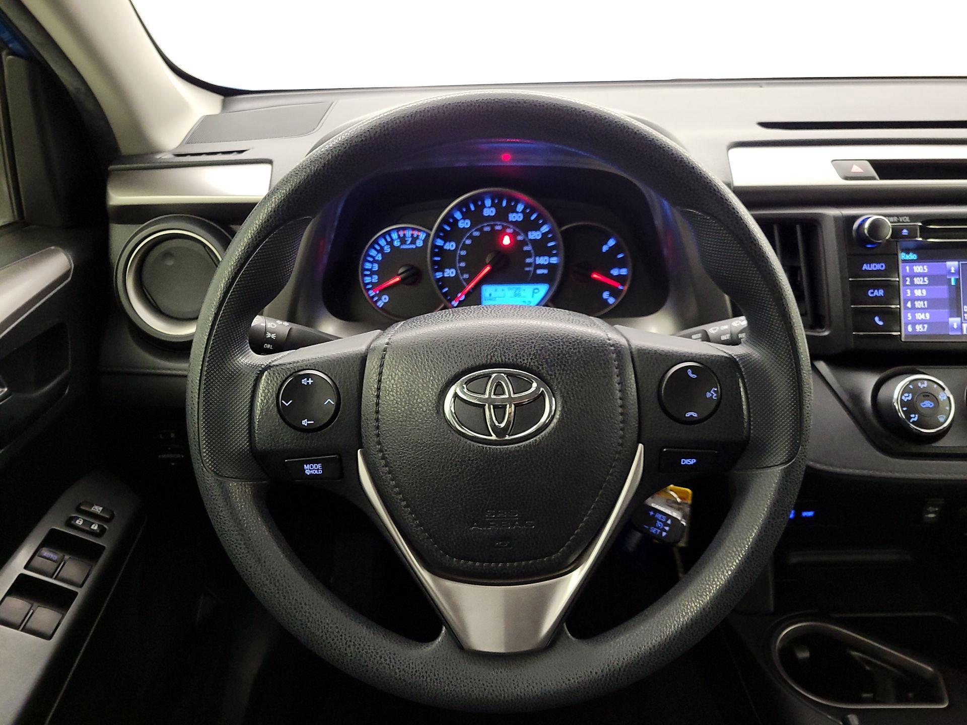 Thumbnail: 2016 Toyota RAV4 - 10