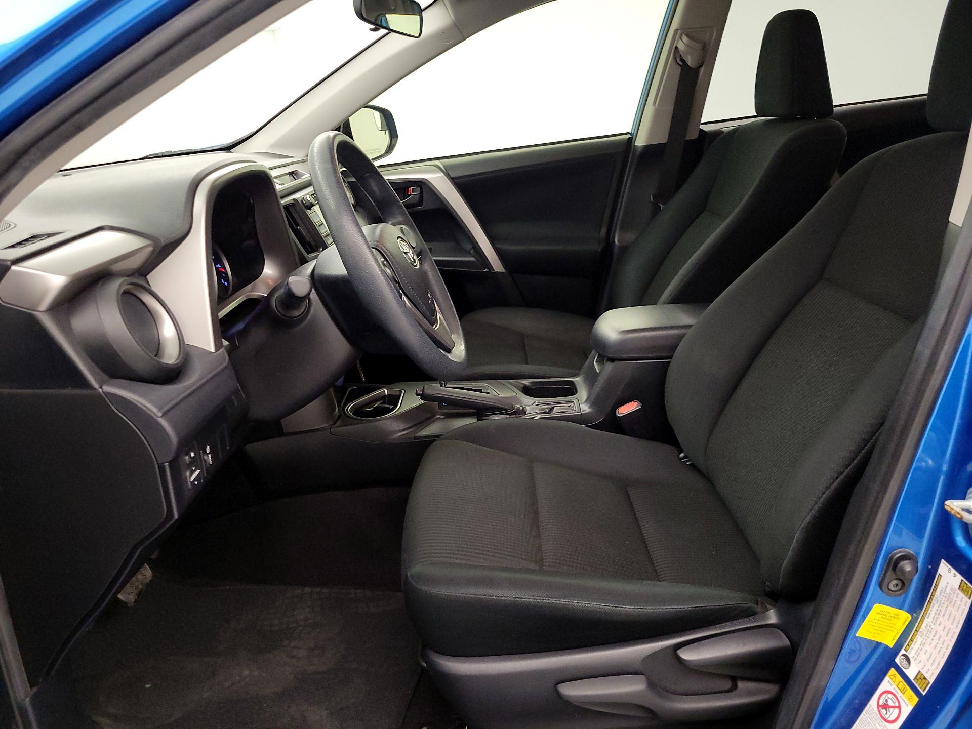 Thumbnail: 2016 Toyota RAV4 - 11