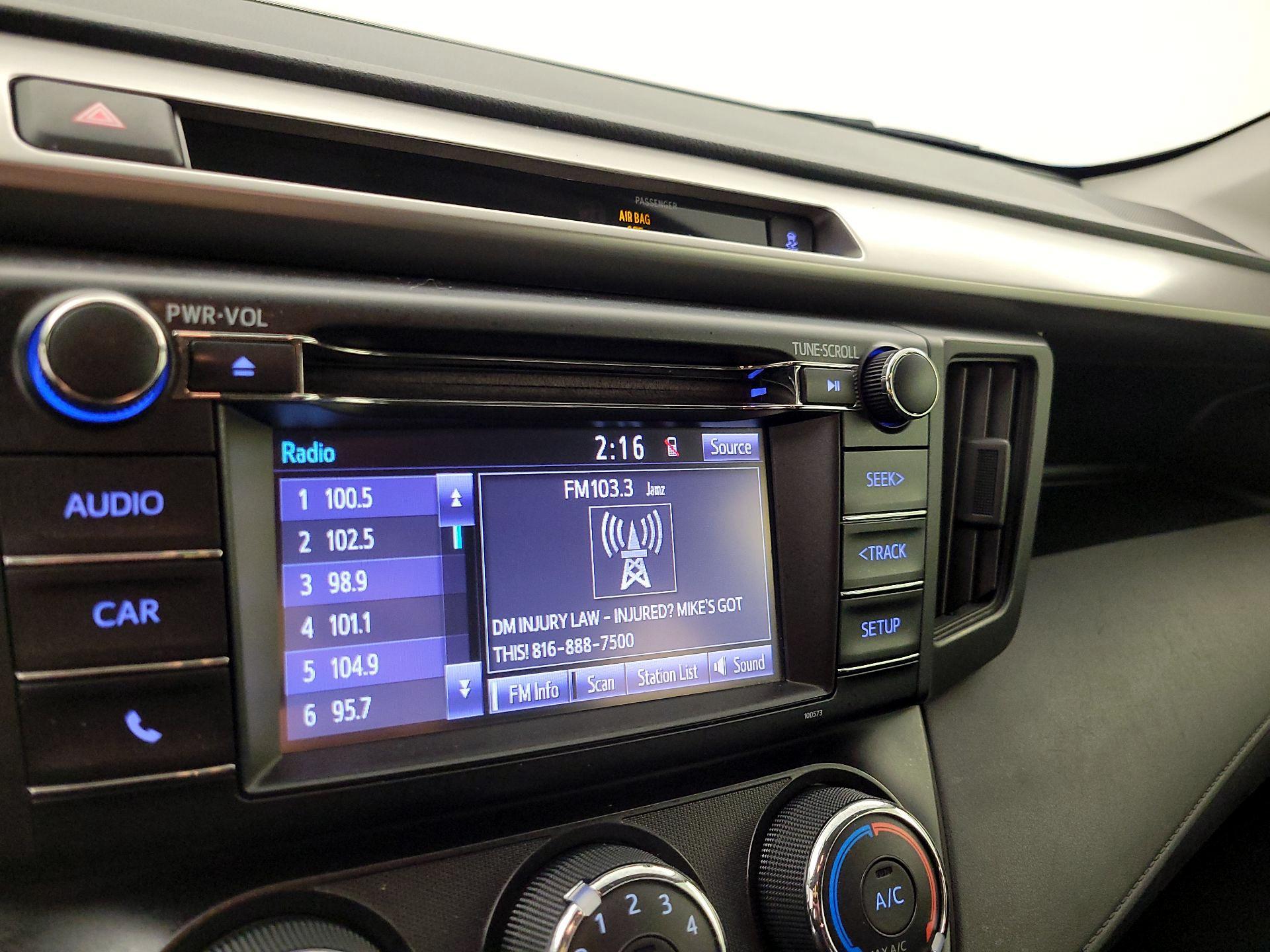 Thumbnail: 2016 Toyota RAV4 - 15