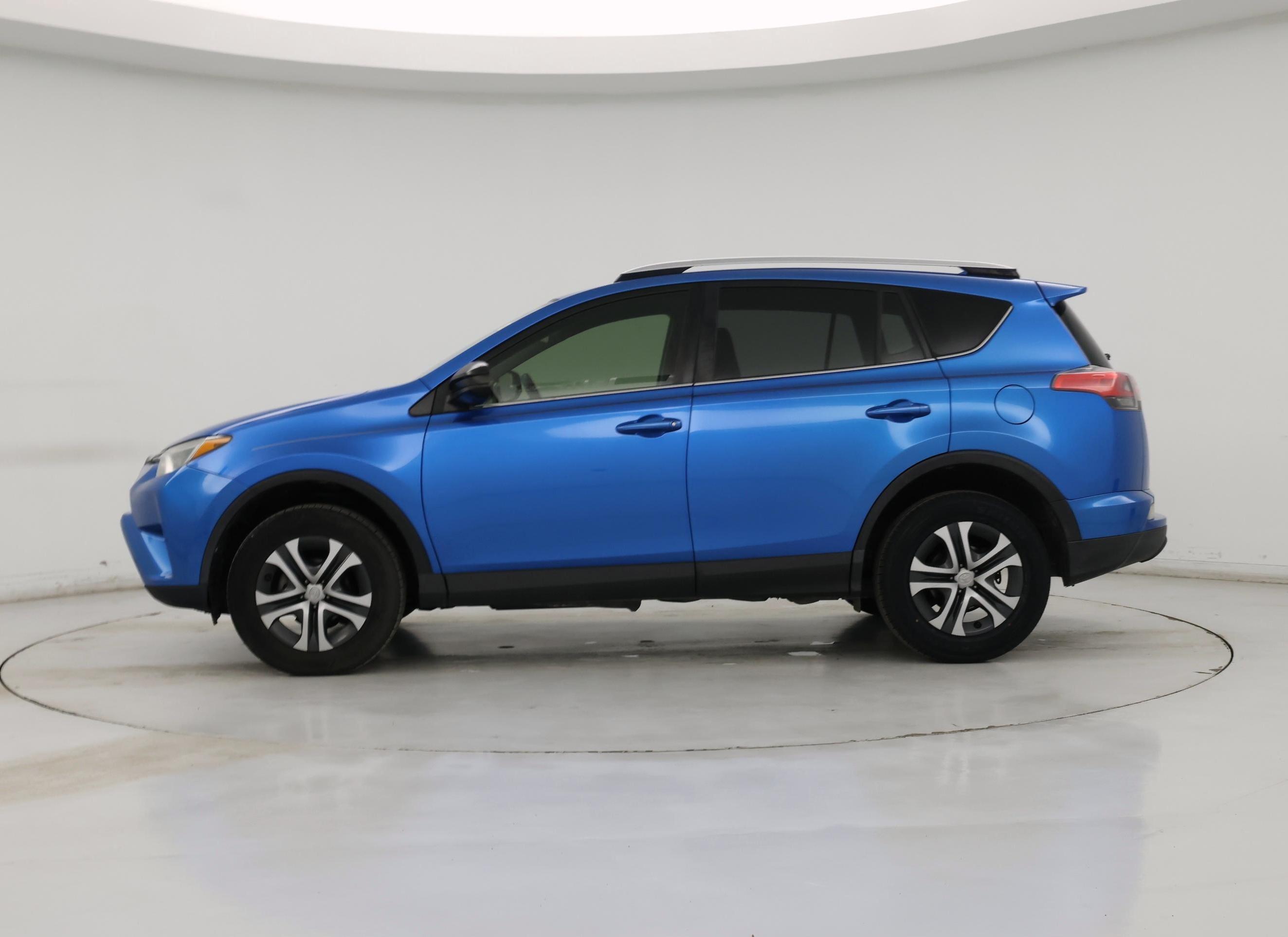 Thumbnail: 2016 Toyota RAV4 - 3