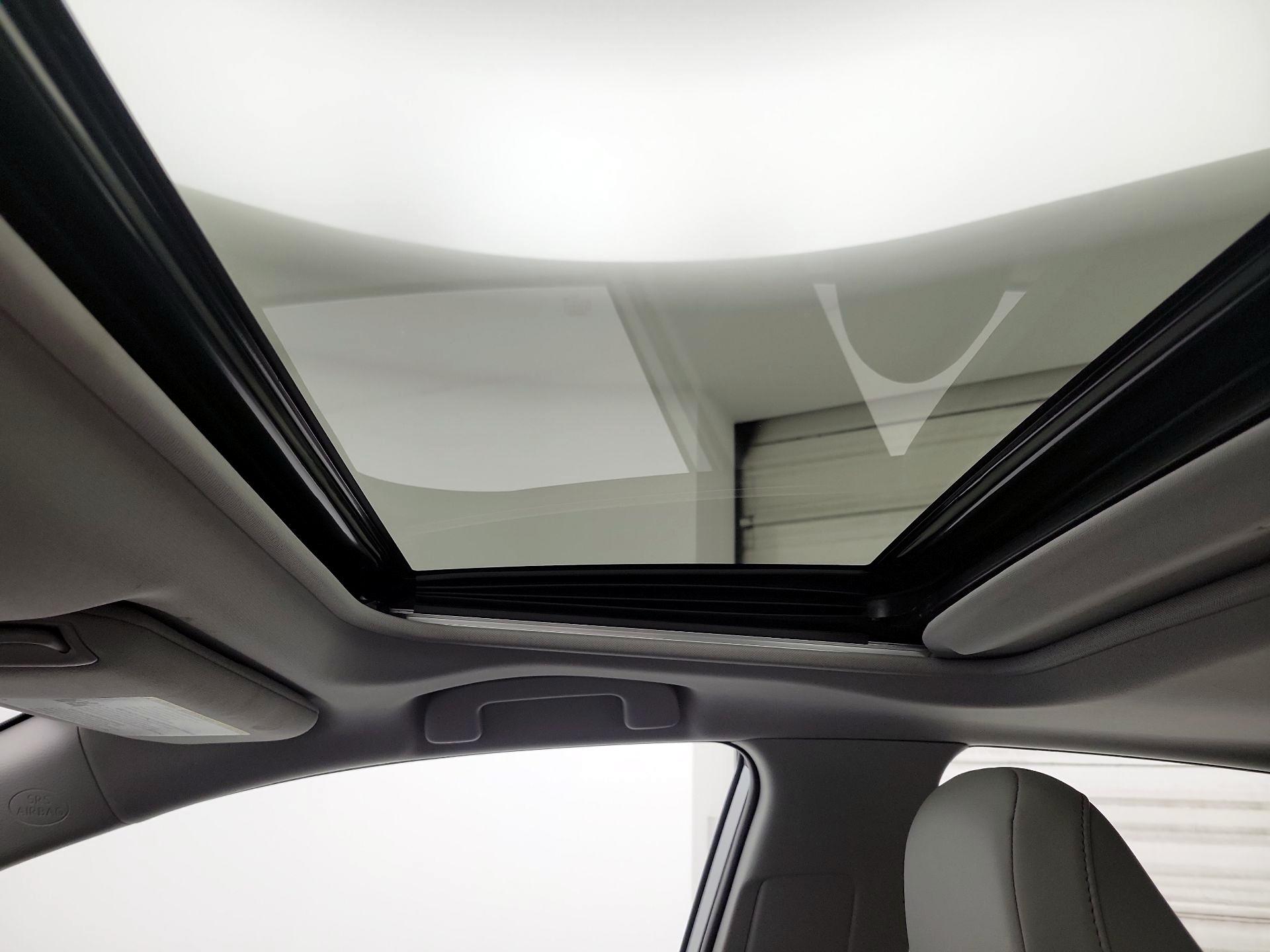 Thumbnail: 2022 Toyota Camry - 19