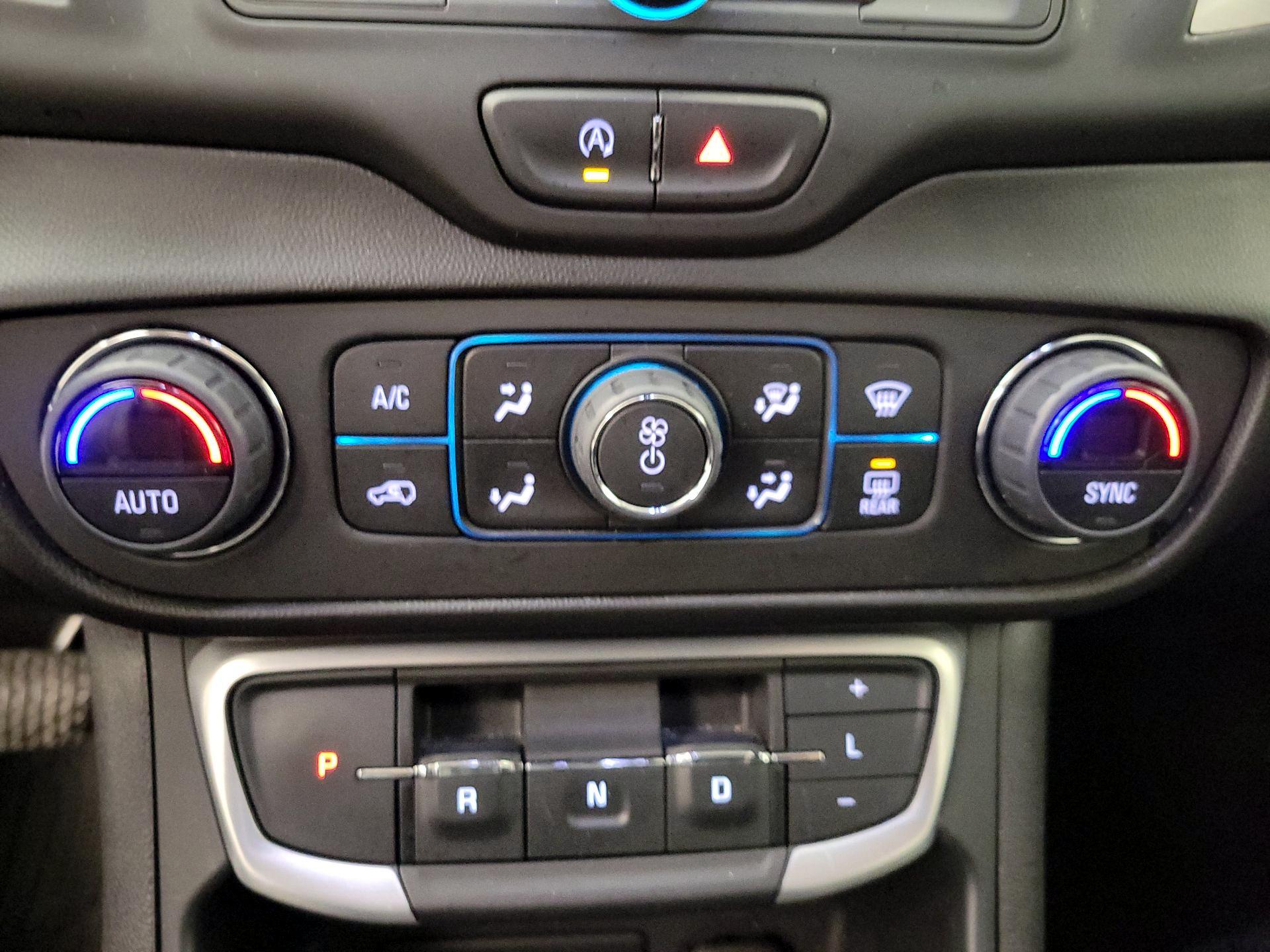 Thumbnail: 2022 GMC Terrain - 16