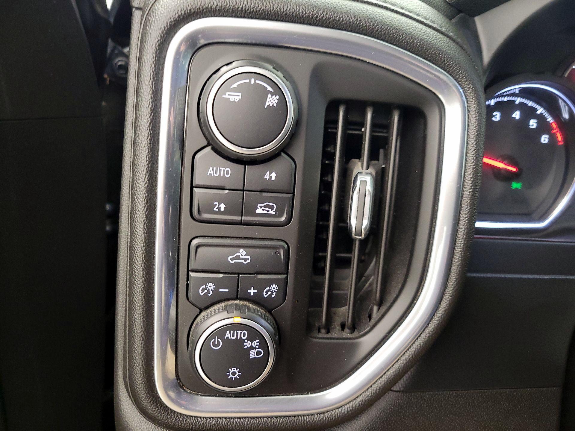 Thumbnail: 2019 Chevrolet Silverado 1500 - 13