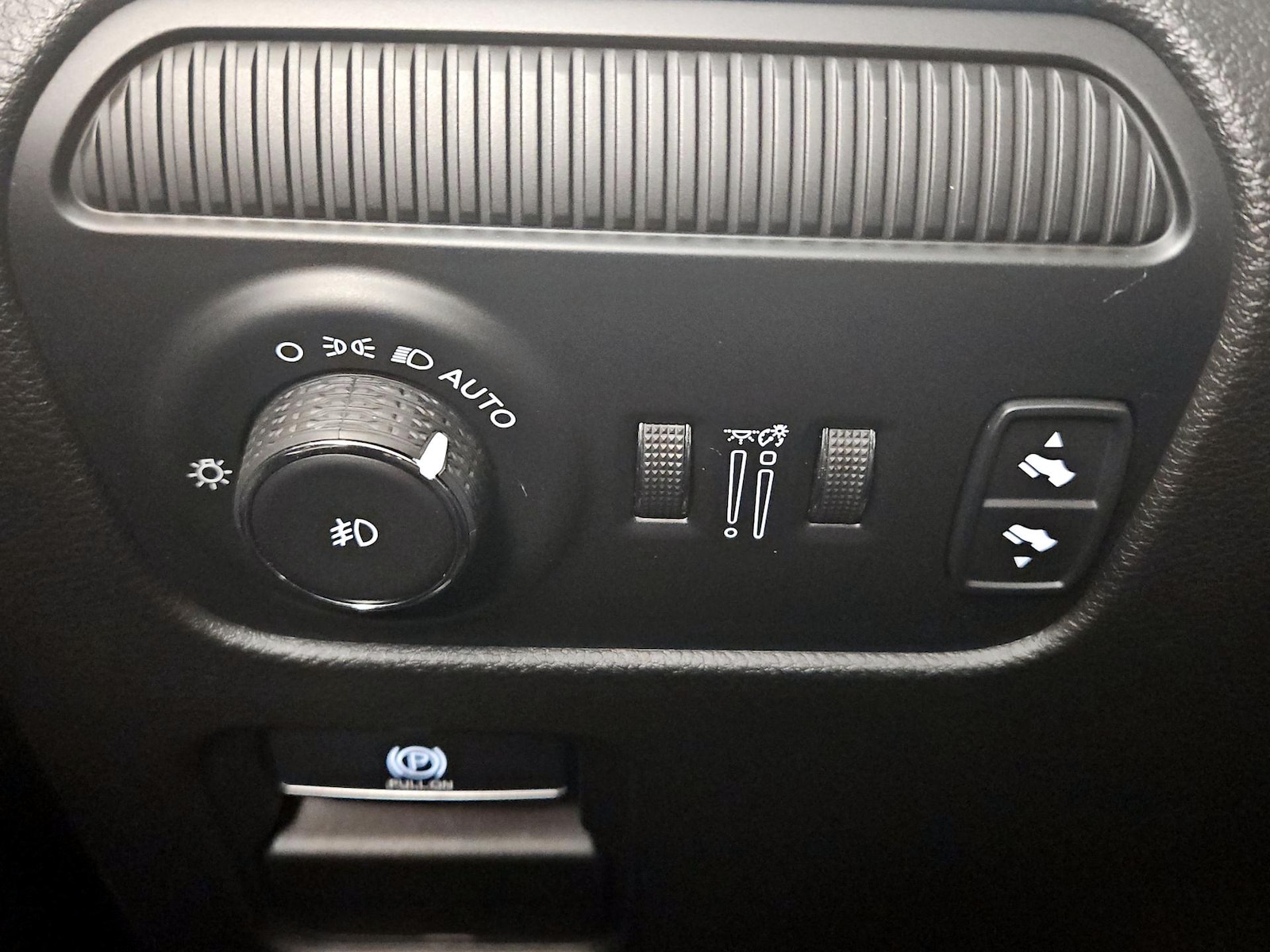 2023 Jeep Wagoneer Series II - Photo 14