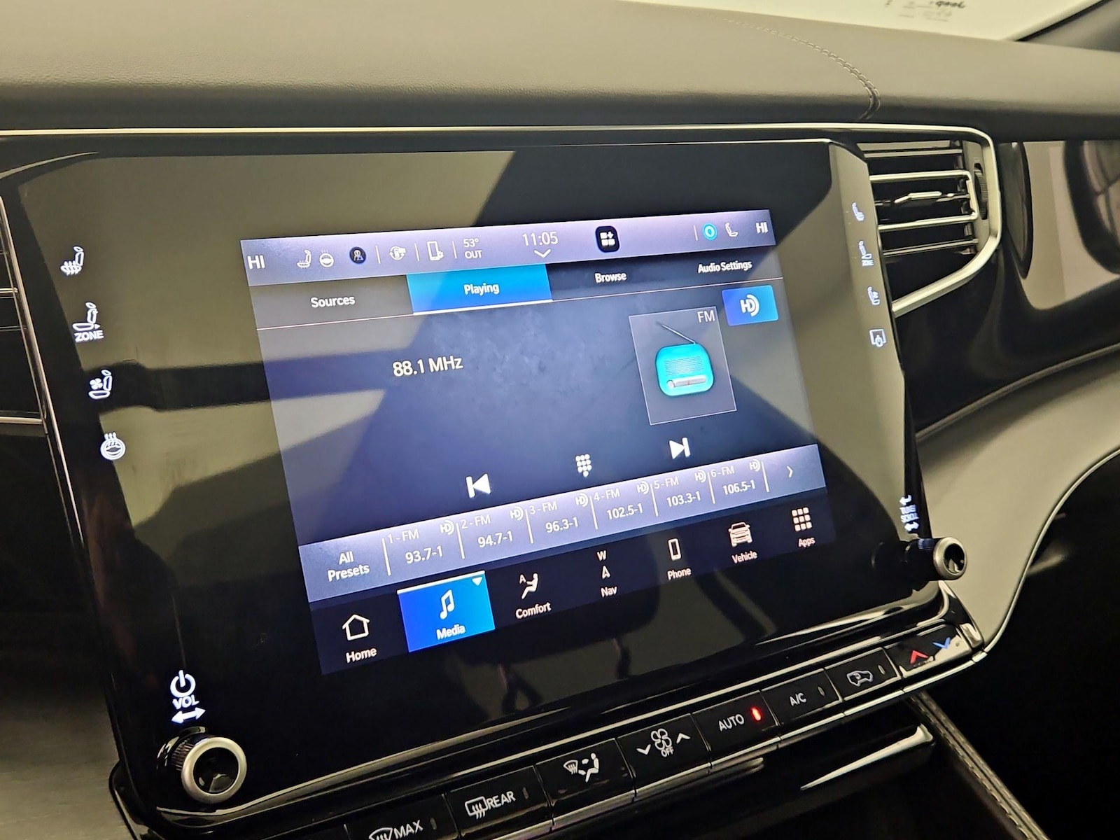 2023 Jeep Wagoneer Series II - Photo 17