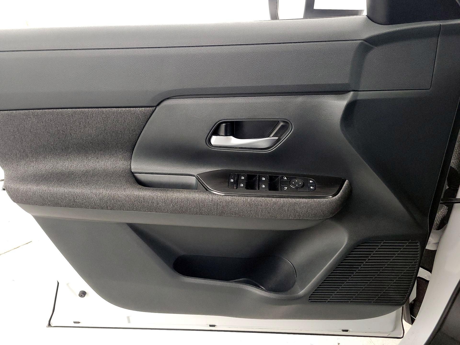 Thumbnail: 2025 Nissan Kicks - 12