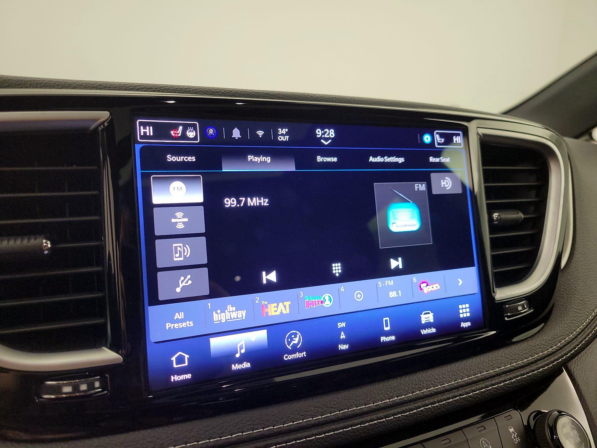 Thumbnail: 2023 Chrysler Pacifica - 16