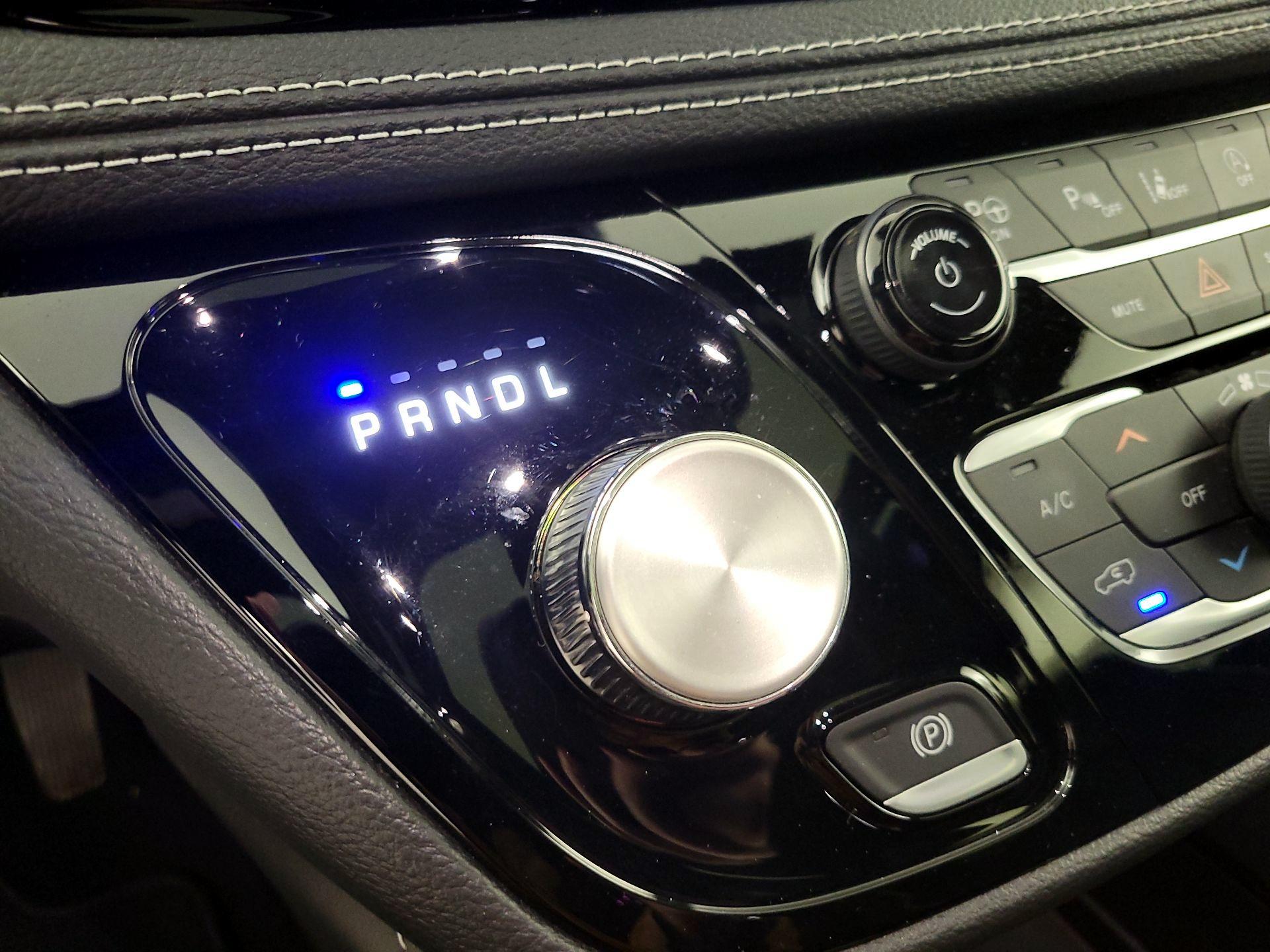 Thumbnail: 2023 Chrysler Pacifica - 18