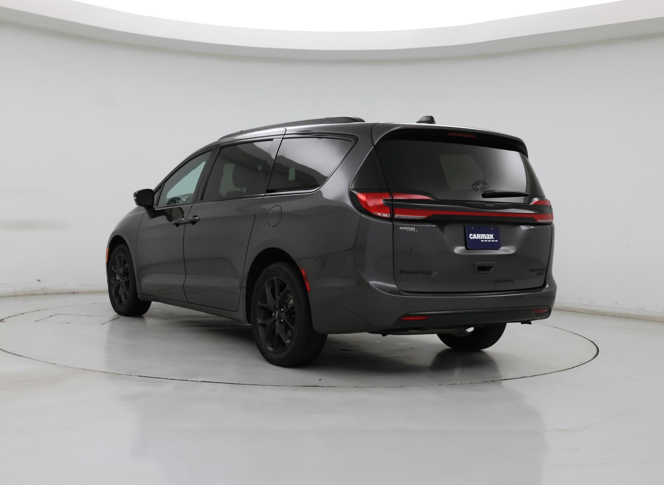 Thumbnail: 2023 Chrysler Pacifica - 2