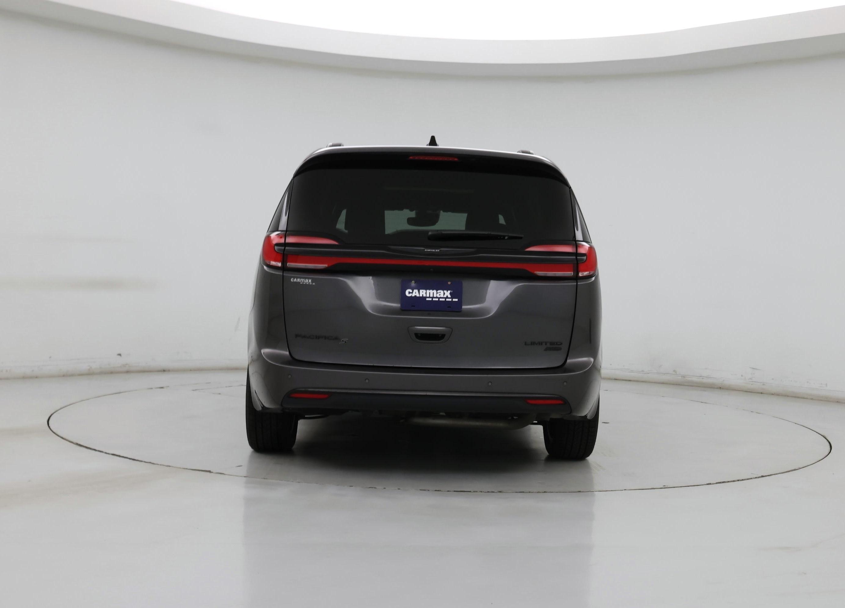 Thumbnail: 2023 Chrysler Pacifica - 6