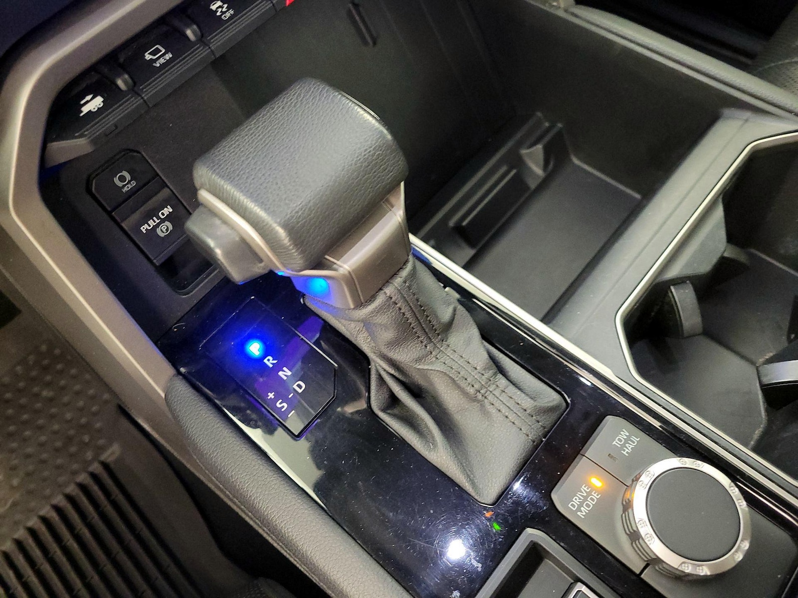 2022 Toyota Tundra Limited - Photo 18