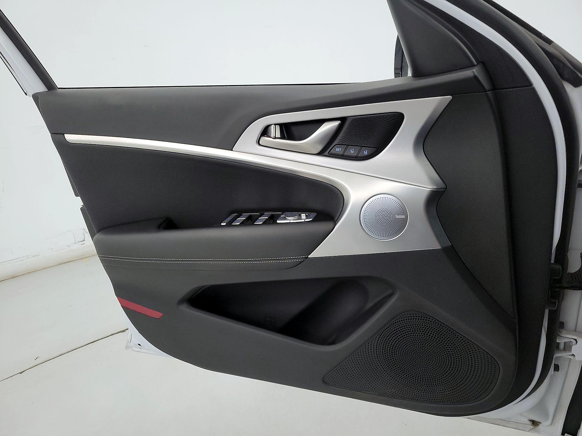 Thumbnail: 2019 Genesis G70 - 12