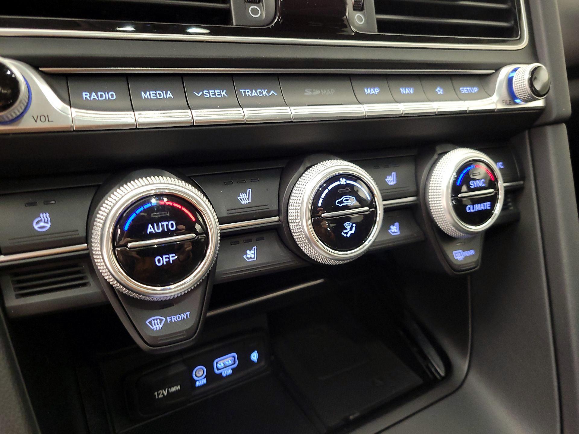 Thumbnail: 2019 Genesis G70 - 17