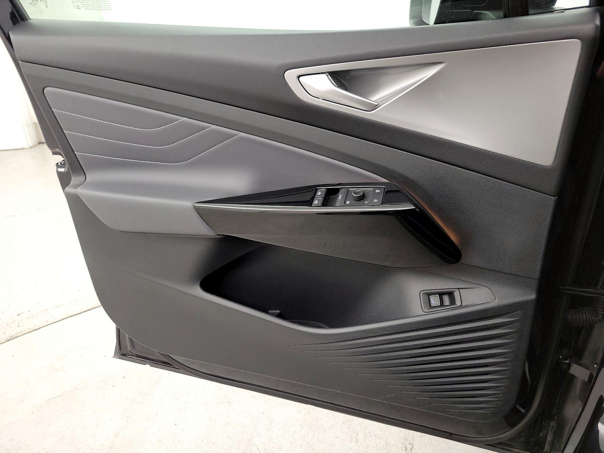 Thumbnail: 2023 Volkswagen ID.4 - 12