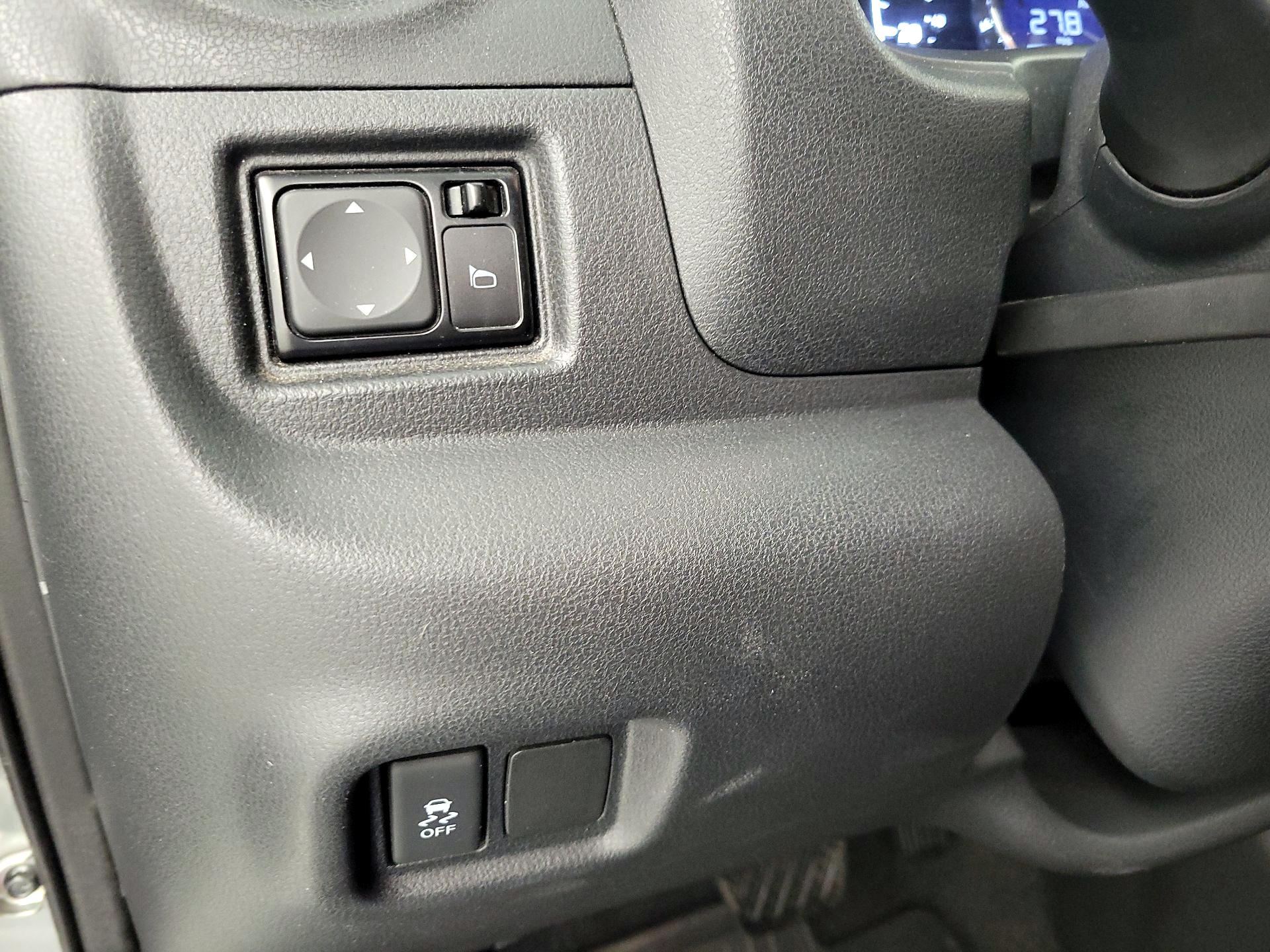 Thumbnail: 2015 Nissan Versa Note - 13