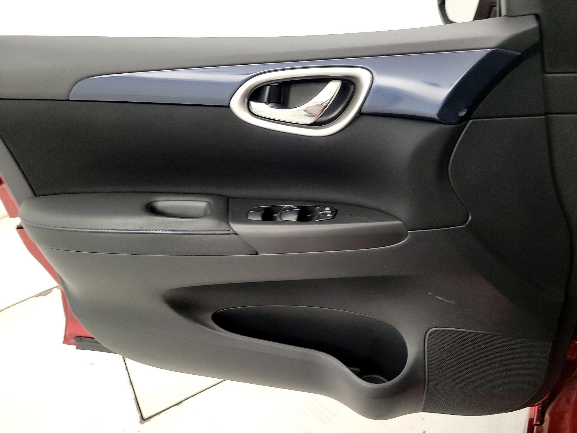 Thumbnail: 2019 Nissan Sentra - 12