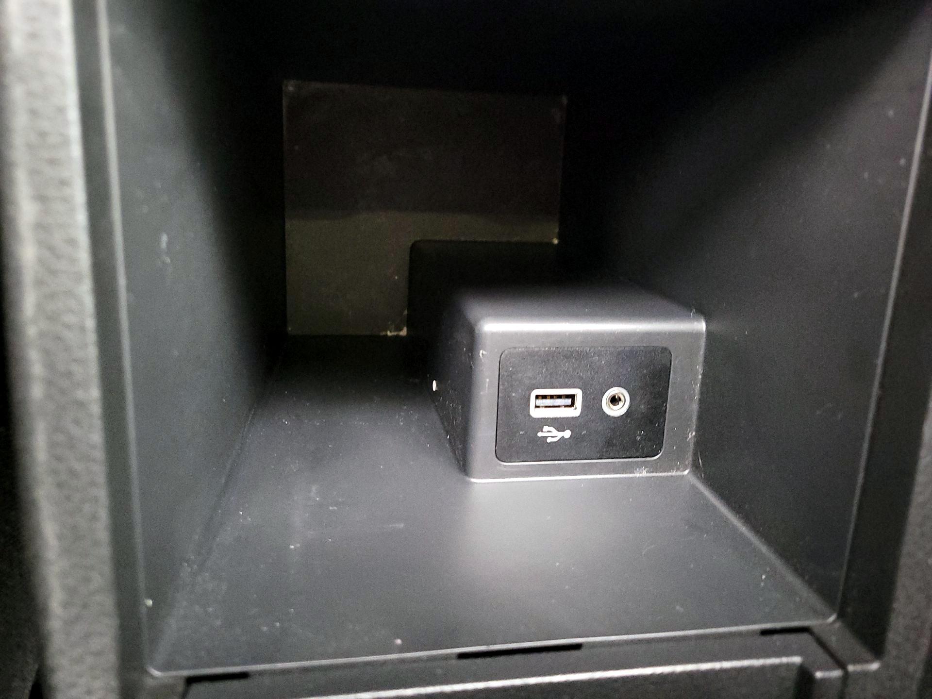 Thumbnail: 2019 Nissan Sentra - 18