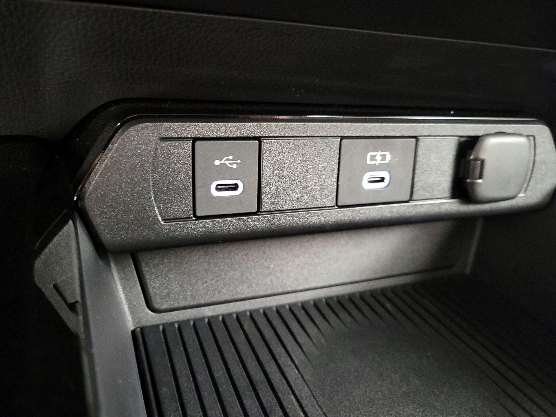 Thumbnail: 2025 Toyota Prius - 18