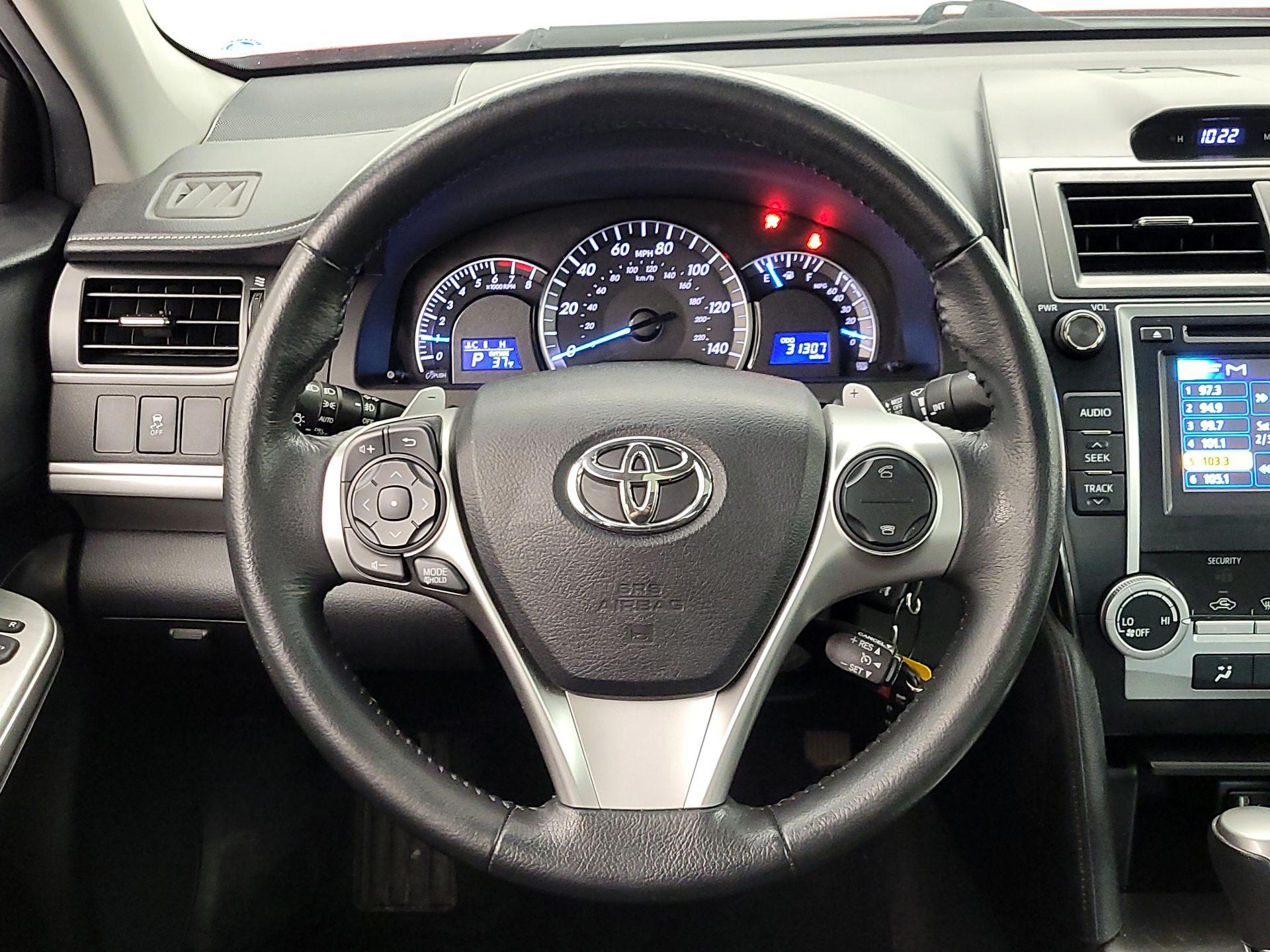 Thumbnail: 2014 Toyota Camry - 10