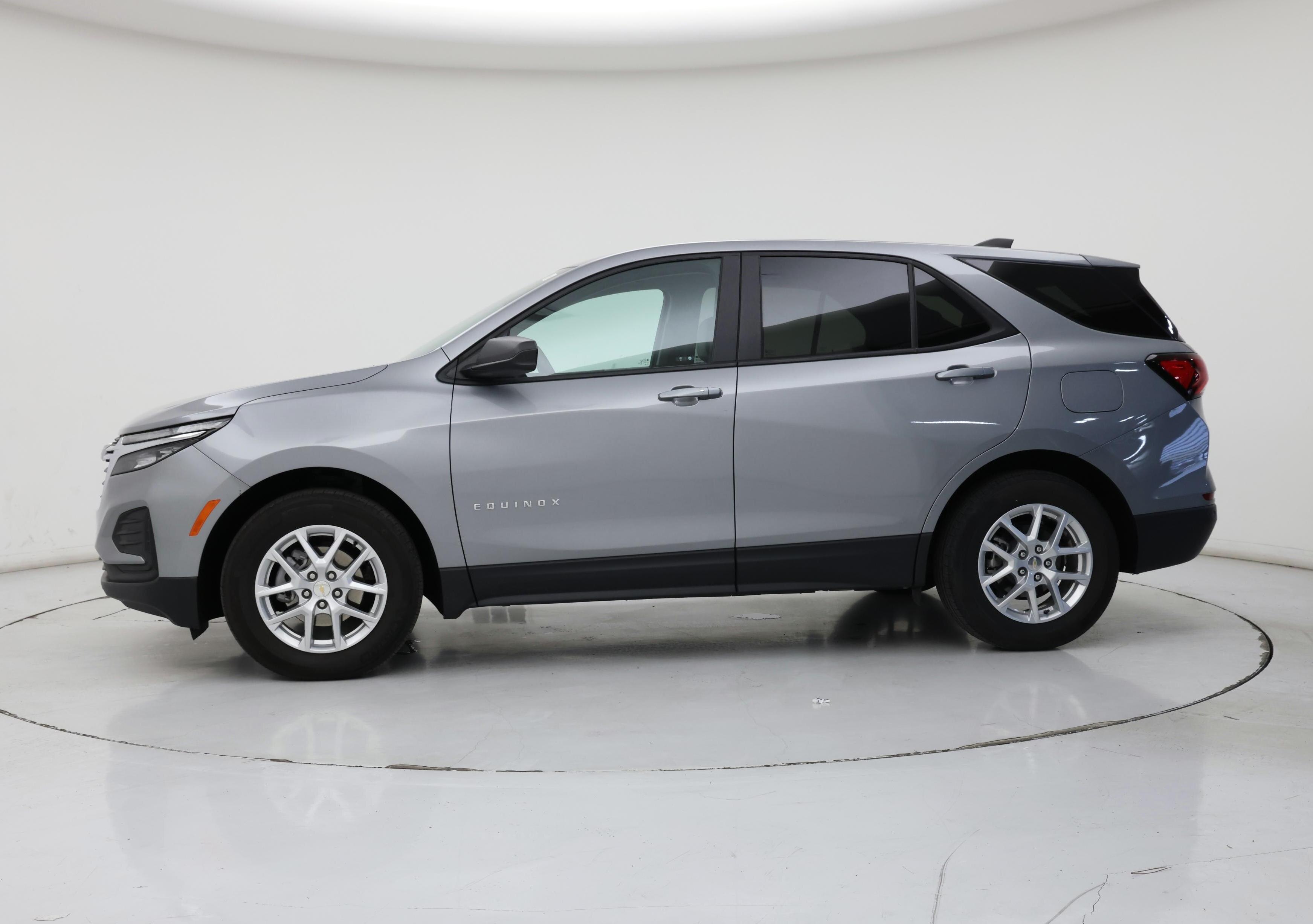 Thumbnail: 2024 Chevrolet Equinox - 3