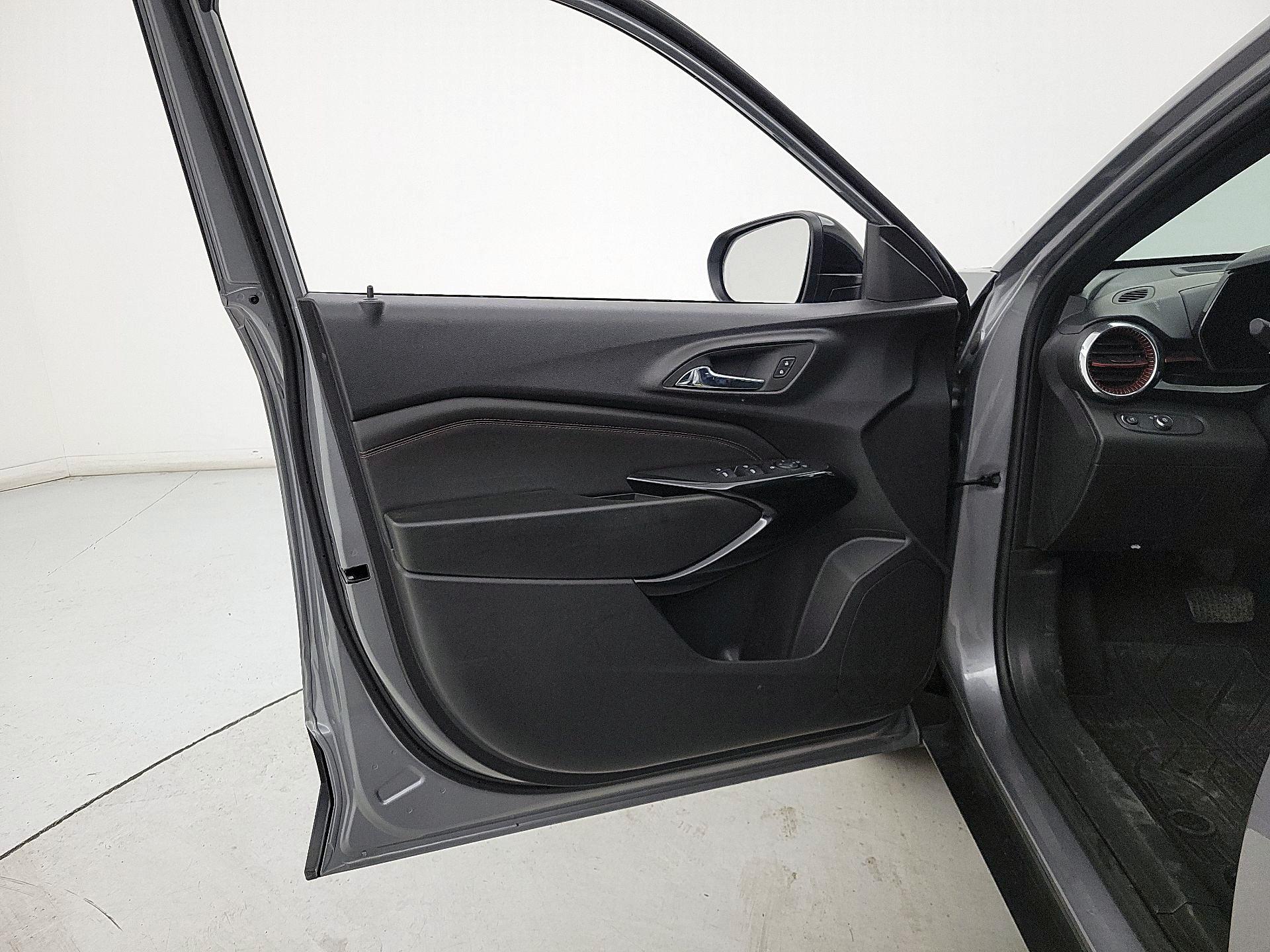 Thumbnail: 2025 Chevrolet Trax - 12